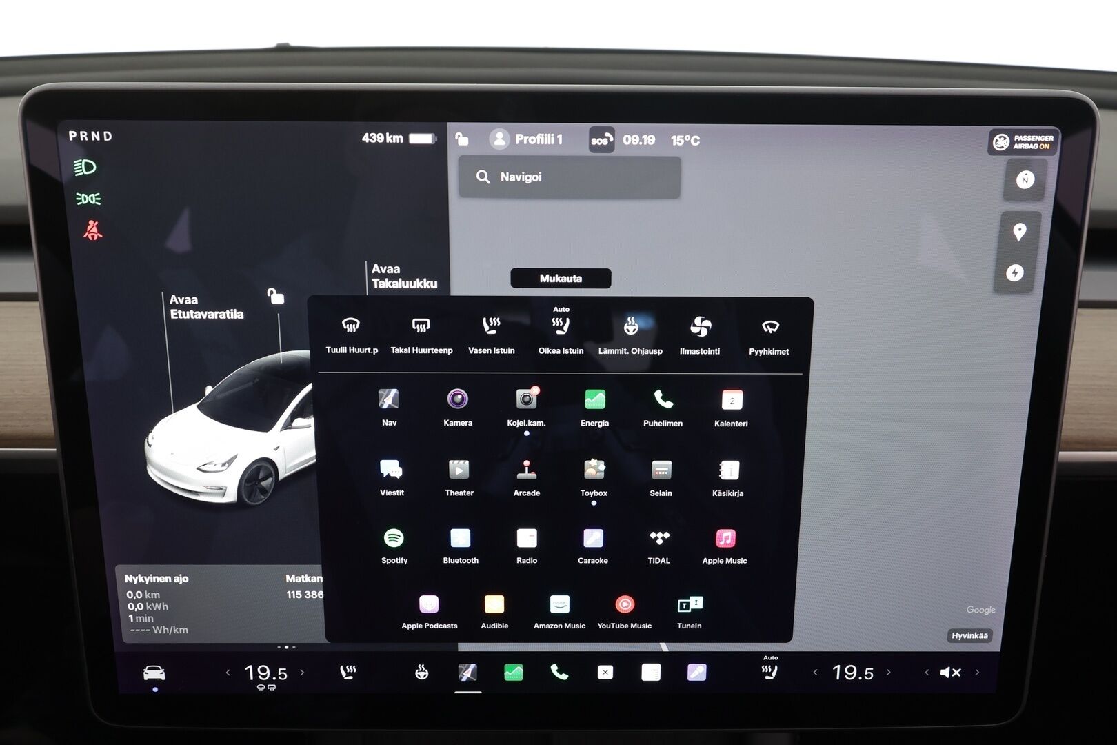 Tesla Model 3 2021 Long Range * ILP / Lasikatto / ACC / Matrix-LED / P.kamera / Muistipenkki / Premium Audio * - 1-om Suomi-auto / 2x Latauskaapelit / Kahdet renkaat aluvanteilla