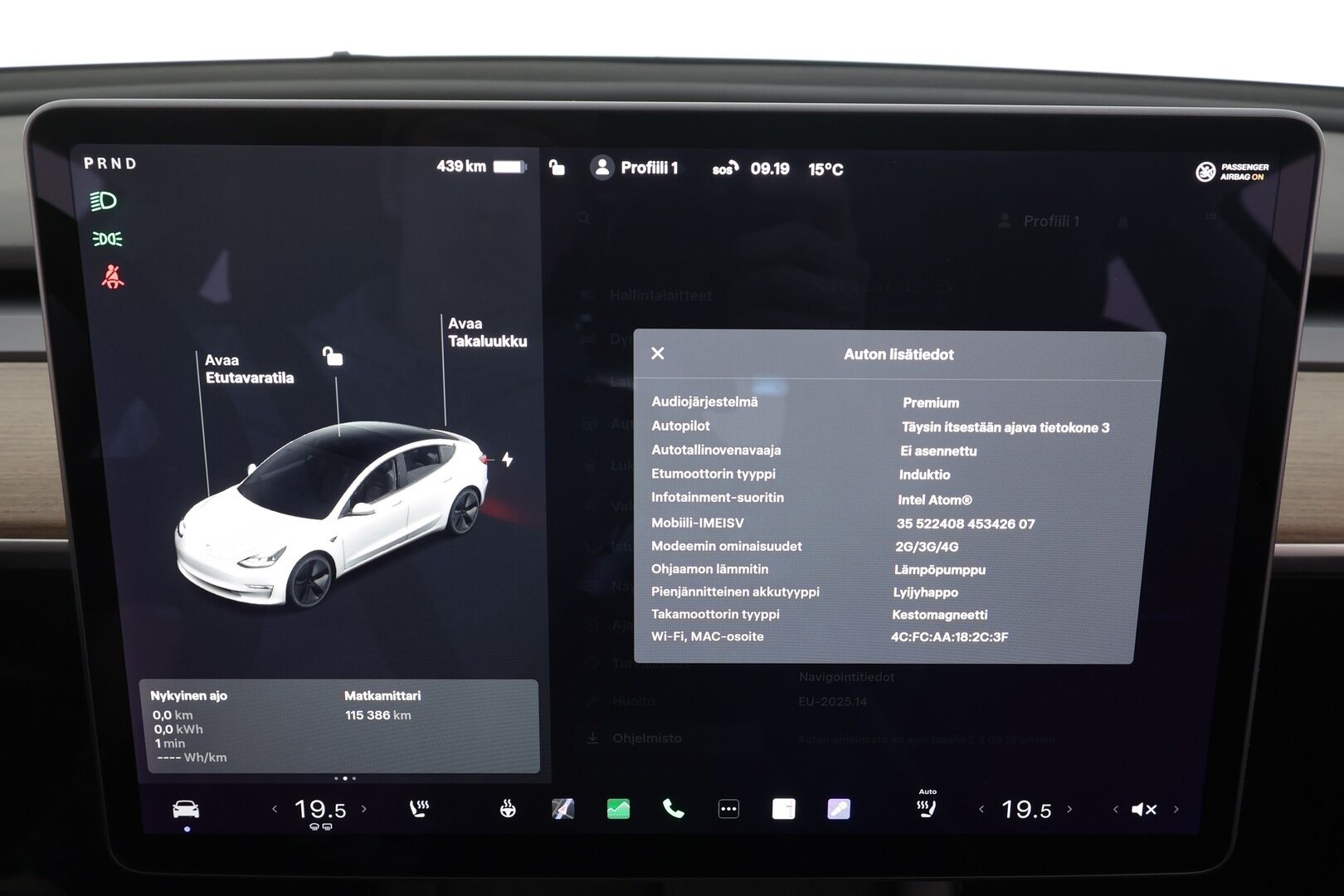 Tesla Model 3 2021 Long Range * ILP / Lasikatto / ACC / Matrix-LED / P.kamera / Muistipenkki / Premium Audio * - 1-om Suomi-auto / 2x Latauskaapelit / Kahdet renkaat aluvanteilla