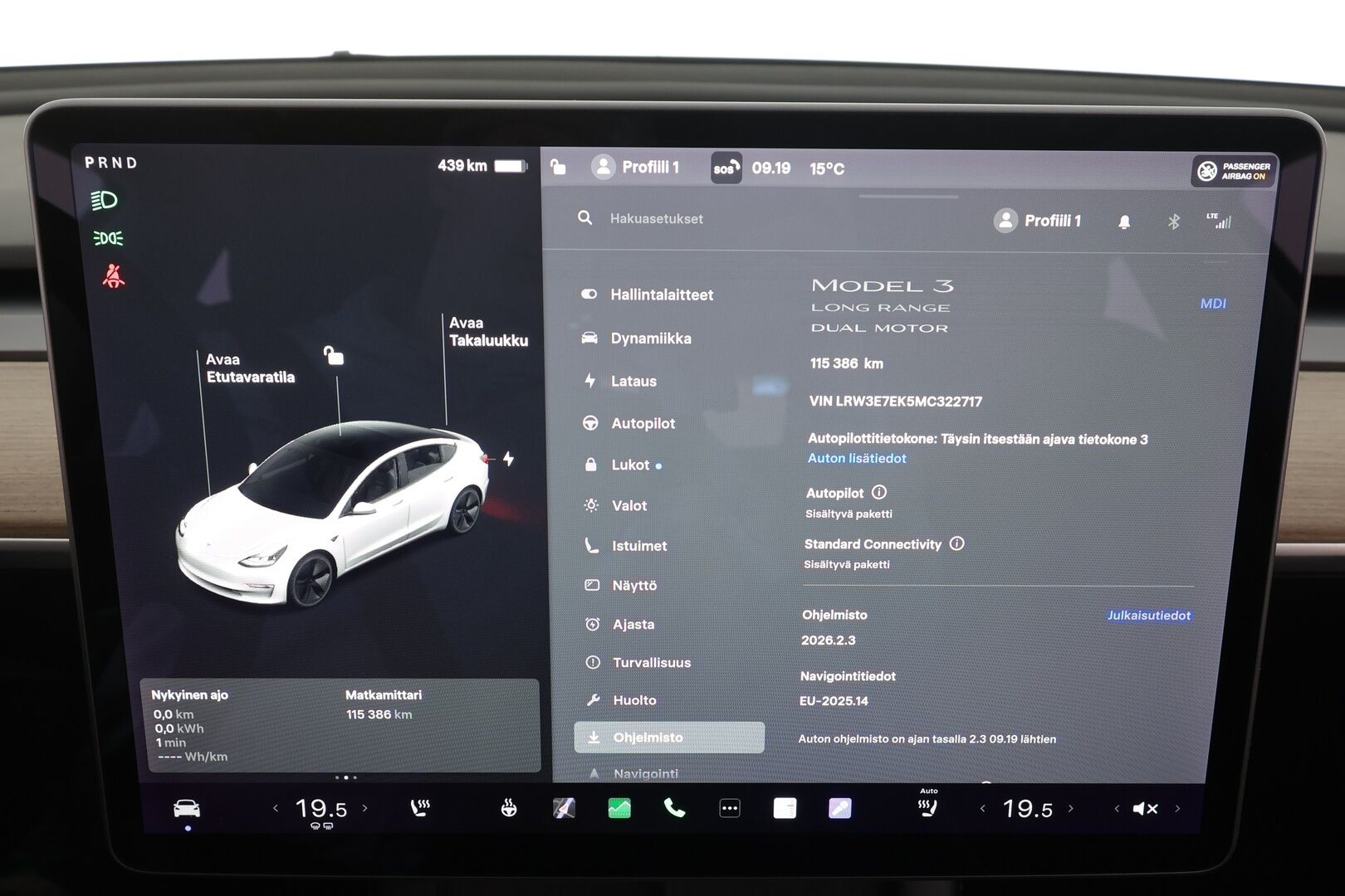 Tesla Model 3 2021 Long Range * ILP / Lasikatto / ACC / Matrix-LED / P.kamera / Muistipenkki / Premium Audio * - 1-om Suomi-auto / 2x Latauskaapelit / Kahdet renkaat aluvanteilla