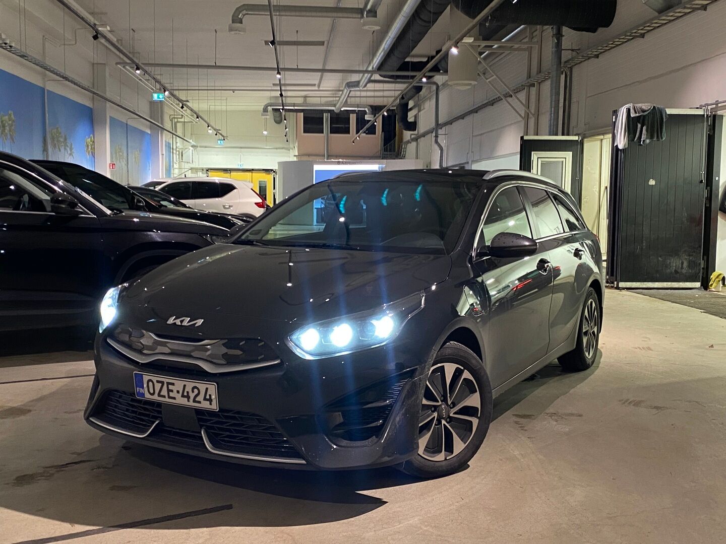 Kia Ceed 2022 1,6 GDI Plug-In Hybrid Business Premium SW DCT - | WEBASTO | 1-Omisteinen Suomi-auto | Adapt. Vakkari | Peruutuskamera | Digimittaristo | Juuri huollettu | 2x Renkaat ja vanteet | - KORKO VAIN 3,99 %