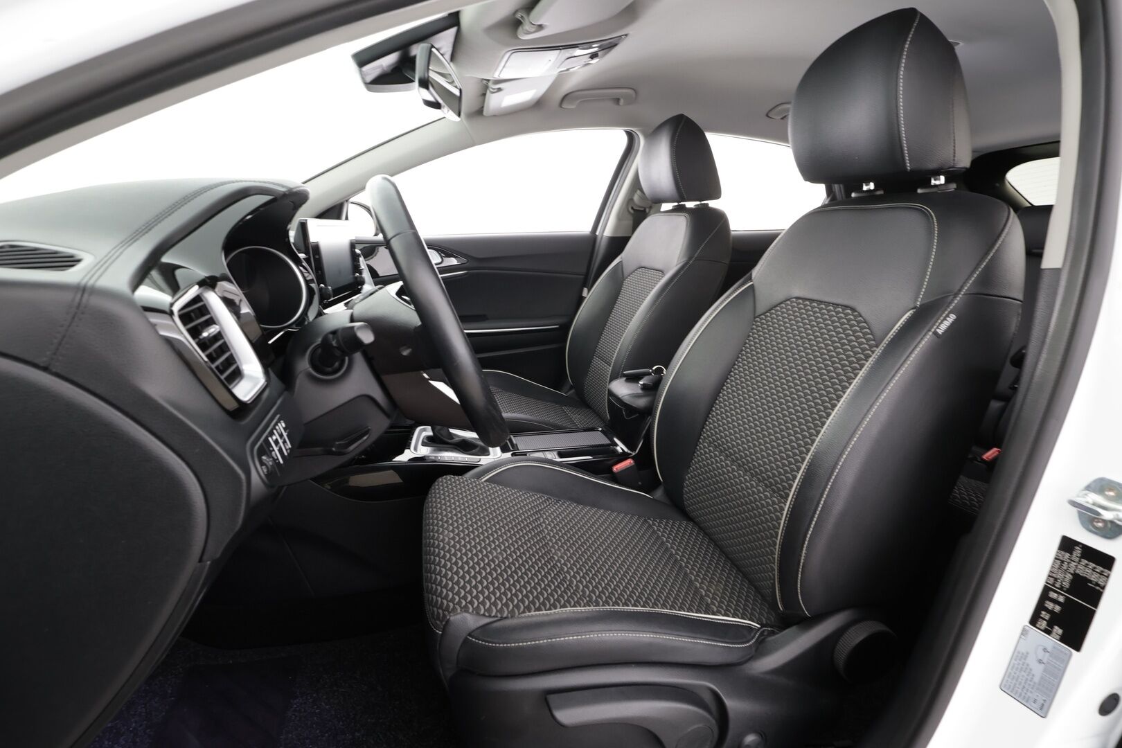 Kia XCeed 2022 1,6 GDI Plug-In Hybrid EX DCT * Vakkari / P.kamera / LED / Puolinahat / KeylessGo / Ratinlämmitin * - 1.Om Suomi-auto / Kahdet renkaat aluvanteilla / Merkkihuollettu / Juuri katsastettu