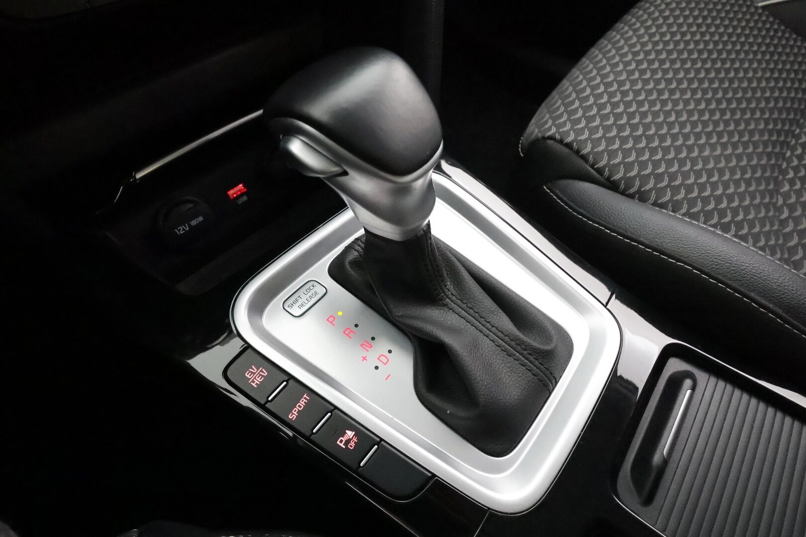 Kia XCeed 2022 1,6 GDI Plug-In Hybrid EX DCT * Vakkari / P.kamera / LED / Puolinahat / KeylessGo / Ratinlämmitin * - 1.Om Suomi-auto / Kahdet renkaat aluvanteilla / Merkkihuollettu / Juuri katsastettu