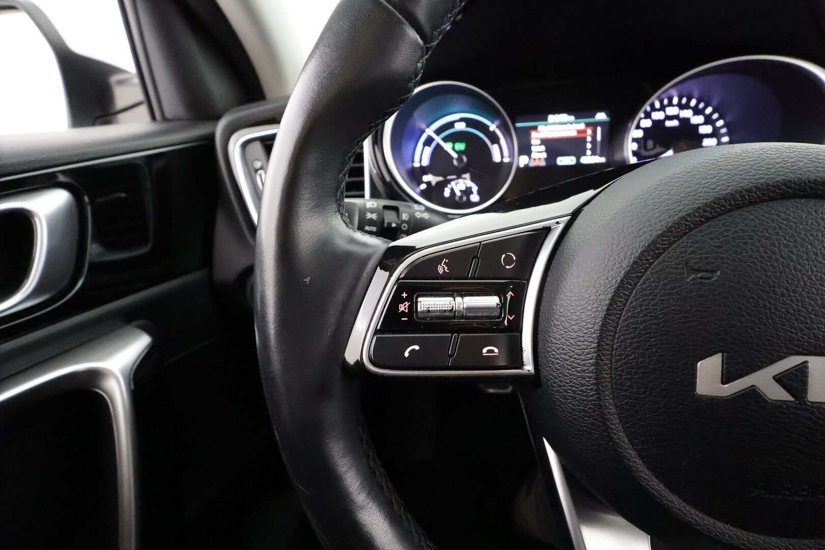 Kia XCeed 2022 1,6 GDI Plug-In Hybrid EX DCT * Vakkari / P.kamera / LED / Puolinahat / KeylessGo / Ratinlämmitin * - 1.Om Suomi-auto / Kahdet renkaat aluvanteilla / Merkkihuollettu / Juuri katsastettu