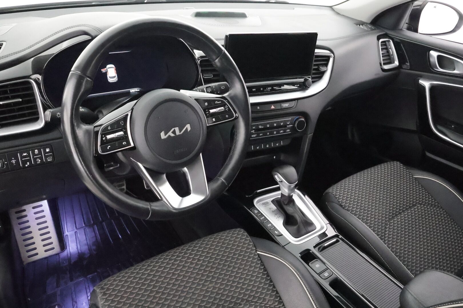 Kia XCeed 2022 1,6 GDI Plug-In Hybrid Business Premium DCT * ACC / Puolinahat / P.kamera / Navi / LED / Sähköluukku / Keyless * - 1.Om Suomi-auto / Kahdet renkaat aluvanteilla / Merkkihuollettu - HULLUT AVAJAISHULINAT KORKOTARJOUS 3,29 %