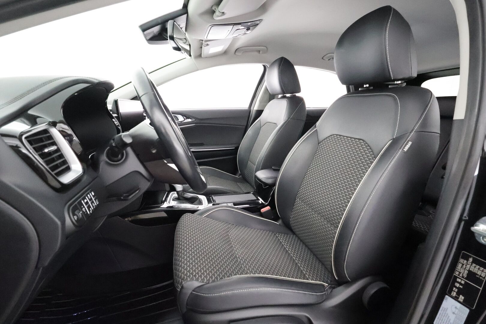 Kia XCeed 2022 1,6 GDI Plug-In Hybrid Business Premium DCT * ACC / Puolinahat / P.kamera / Navi / LED / Sähköluukku / Keyless * - 1.Om Suomi-auto / Kahdet renkaat aluvanteilla / Merkkihuollettu - HULLUT AVAJAISHULINAT KORKOTARJOUS 3,29 %