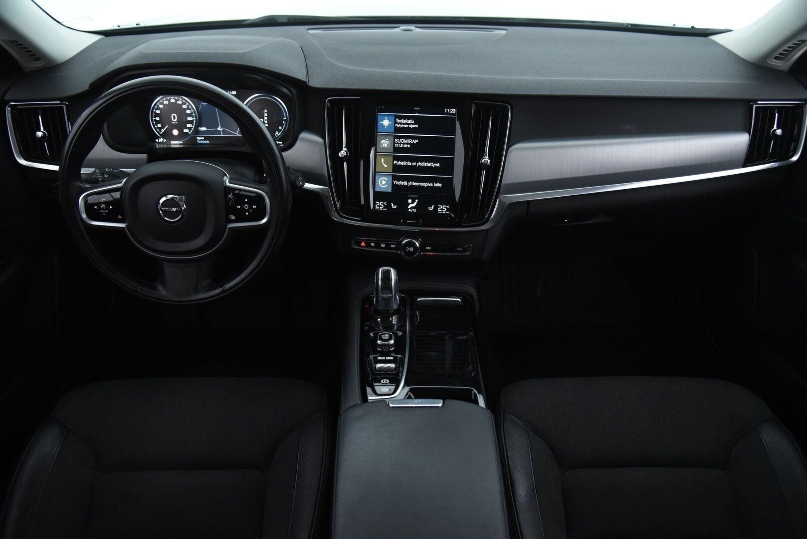 Volvo V90 2018 T8 AWD Momentum aut *Adapt.vakkari / BLIS / VOC / P.kamera / Navi / Koukku*