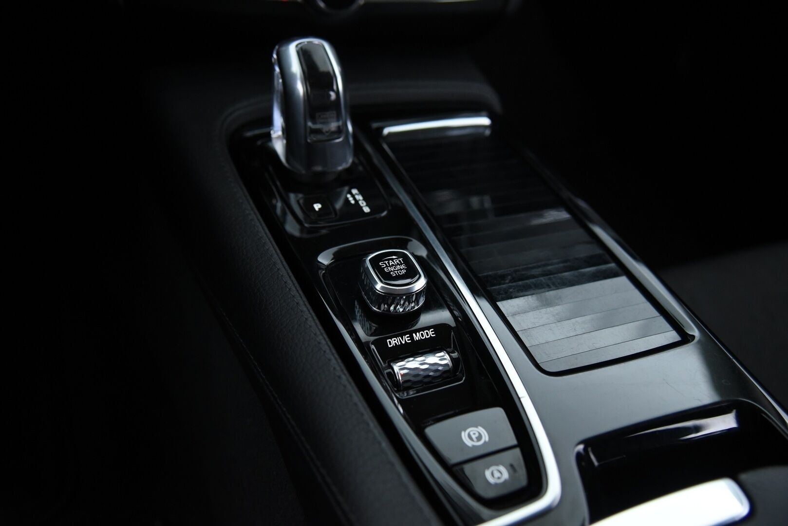 Volvo V90 2018 T8 AWD Momentum aut *Adapt.vakkari / BLIS / VOC / P.kamera / Navi / Koukku*