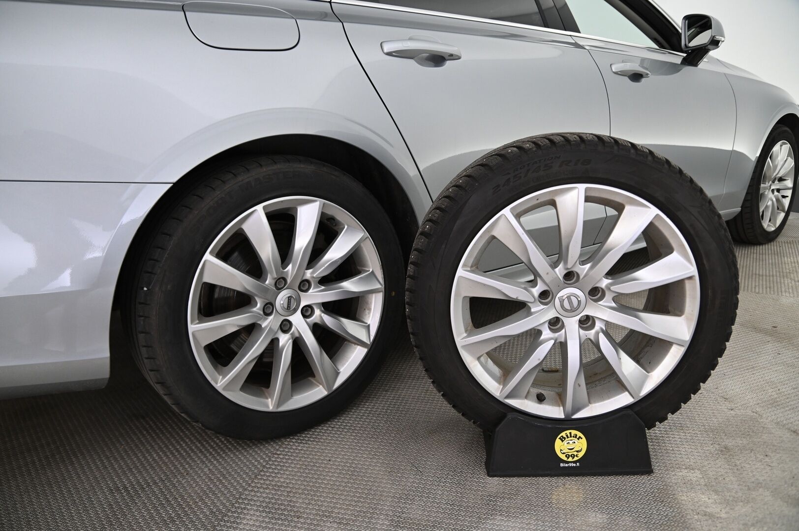 Volvo V90 2018 T8 AWD Momentum aut *Adapt.vakkari / BLIS / VOC / P.kamera / Navi / Koukku*