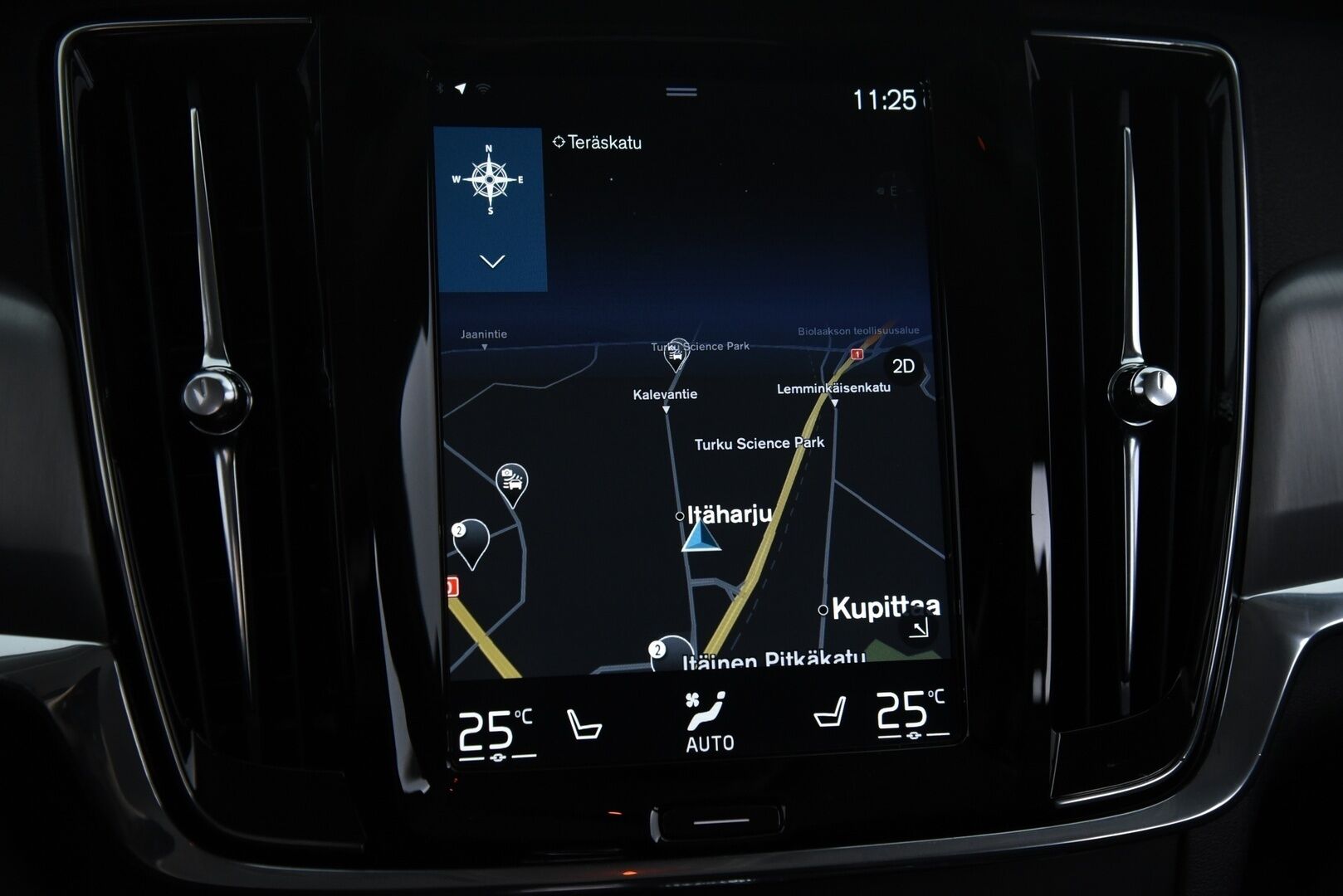 Volvo V90 2018 T8 AWD Momentum aut *Adapt.vakkari / BLIS / VOC / P.kamera / Navi / Koukku*