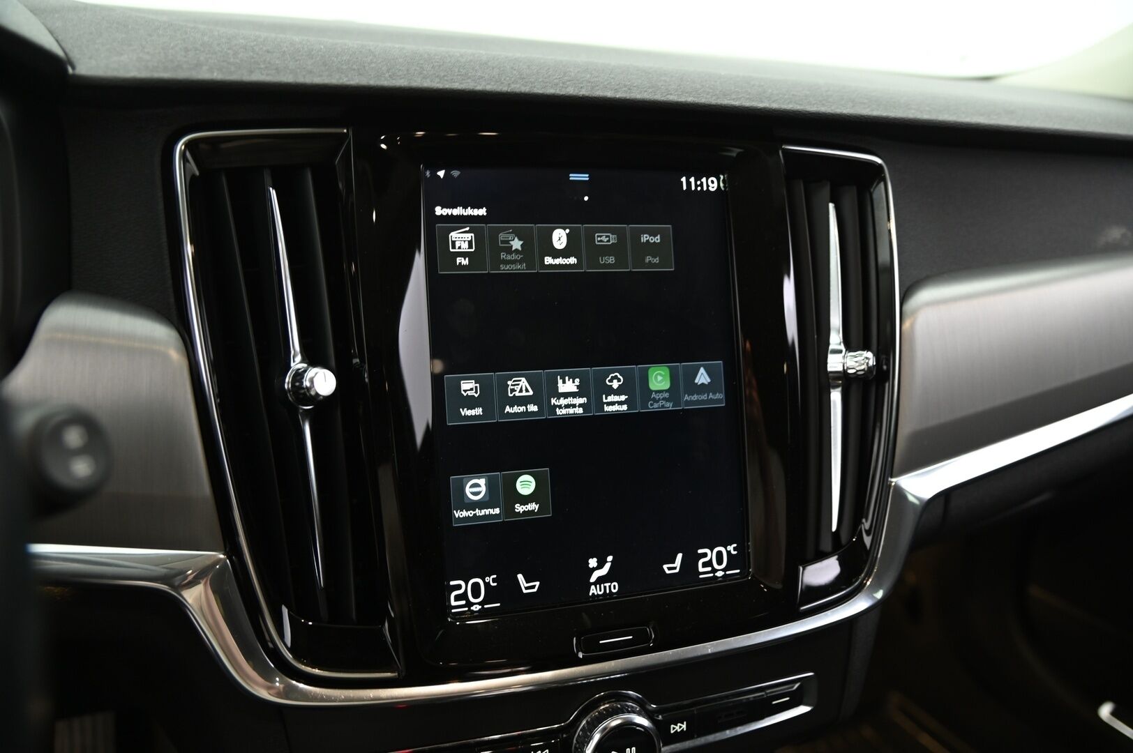 Volvo V90 2018 T8 AWD Momentum aut *Adapt.vakkari / BLIS / VOC / P.kamera / Navi / Koukku*