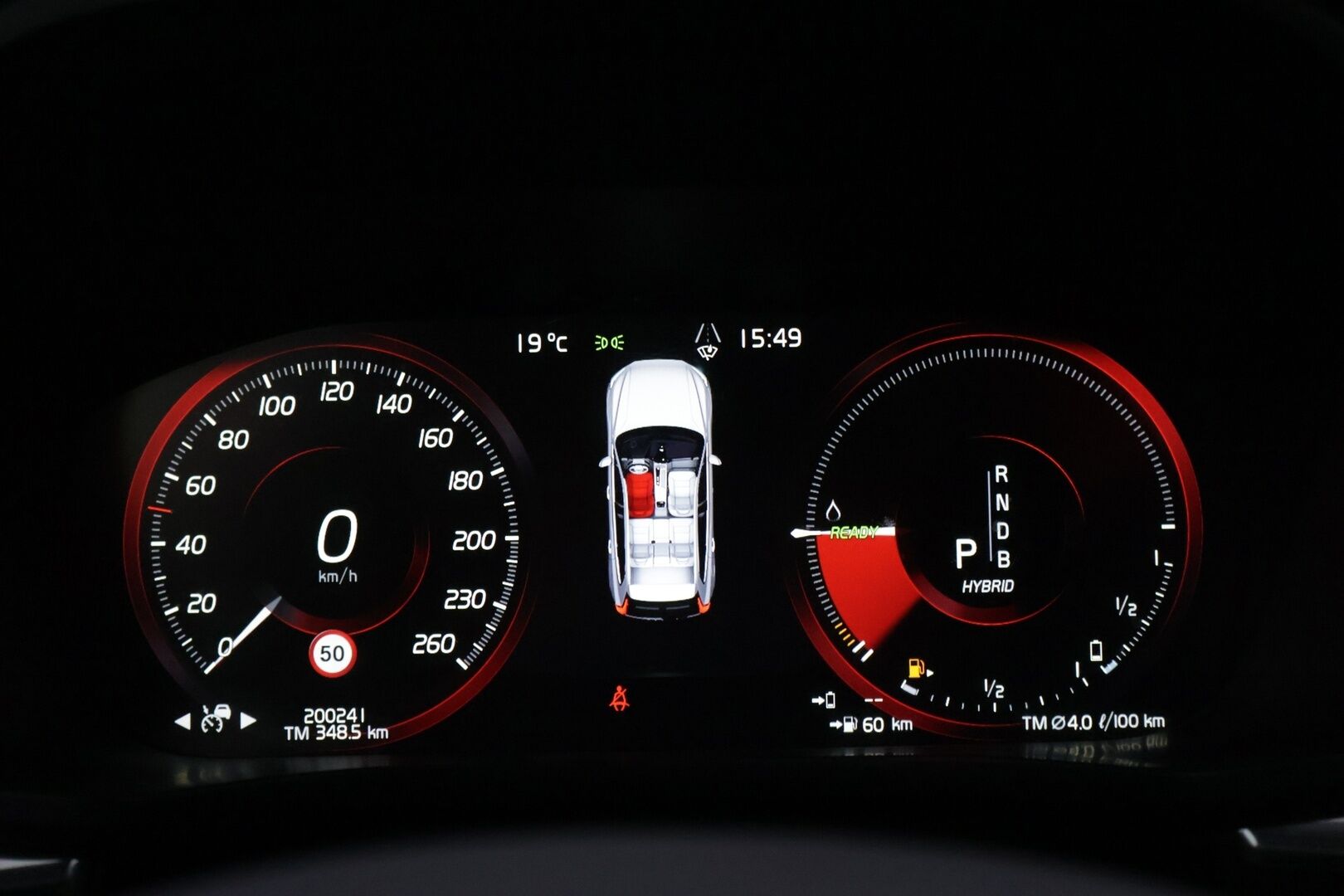 Volvo XC60 2019 T8 AWD R-Design aut* ALV / Webasto / VOC / Pilot assist / Panorama / Vetokoukku / Nahat / Keyless GO / P. tutkat* - SOH 77% / Vasta katsastettu ja huollettu / Talveksi Nokian Hakkapelitta 10 SUV nastat / Kaukovaloautomatiikka/ Ratinlämmitin 