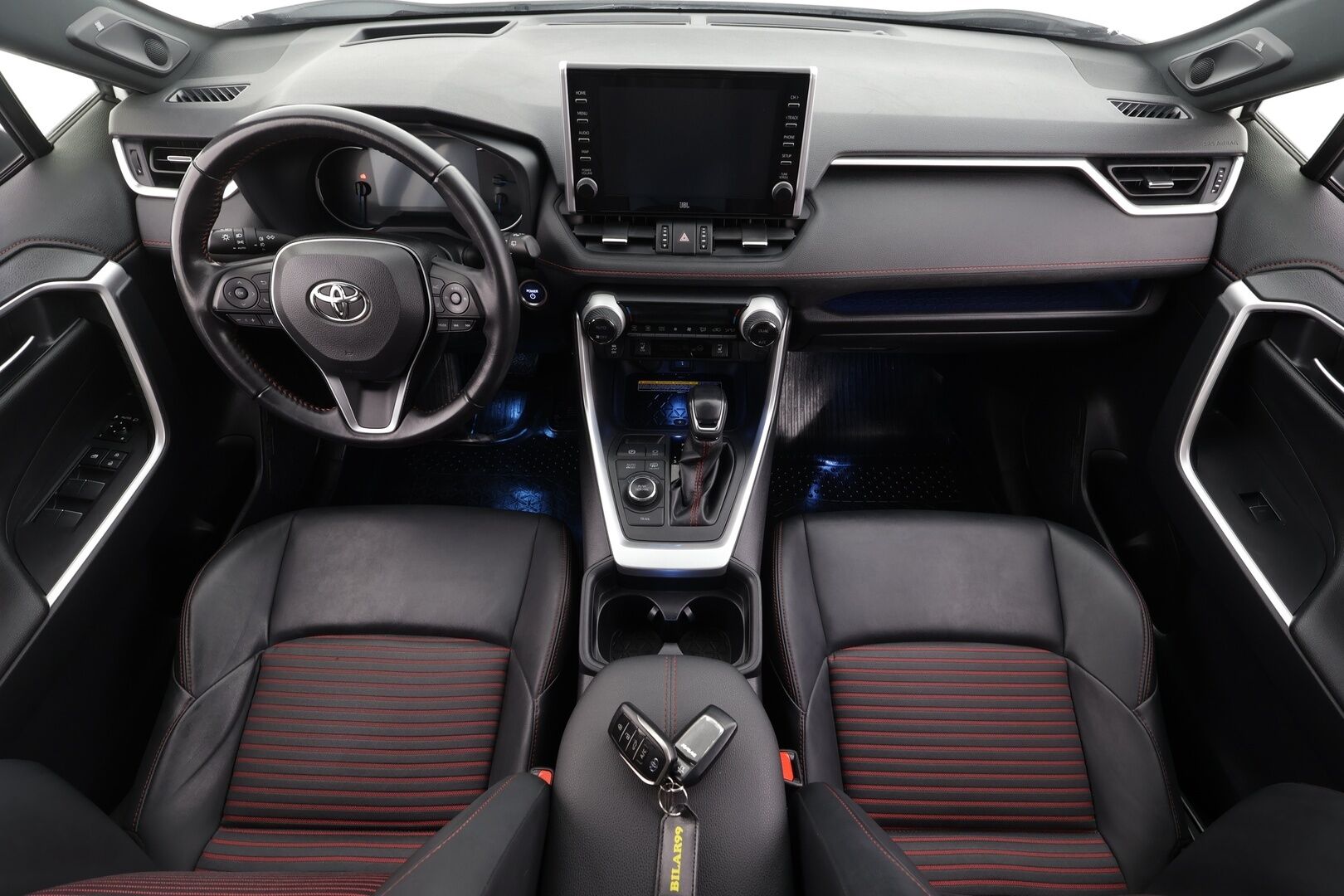 Toyota RAV4 Plug-in 2021 Hybrid 2,5 AWD-i Intense Business * ACC/ Koukku / LED / P.Kamera / Sähköpenkki / Navi / Keyless * - JBL / HUD / Suomi-auto / Kahdet renkaat aluvanteilla / 2x Latauskaapelit / Merkkihuollot