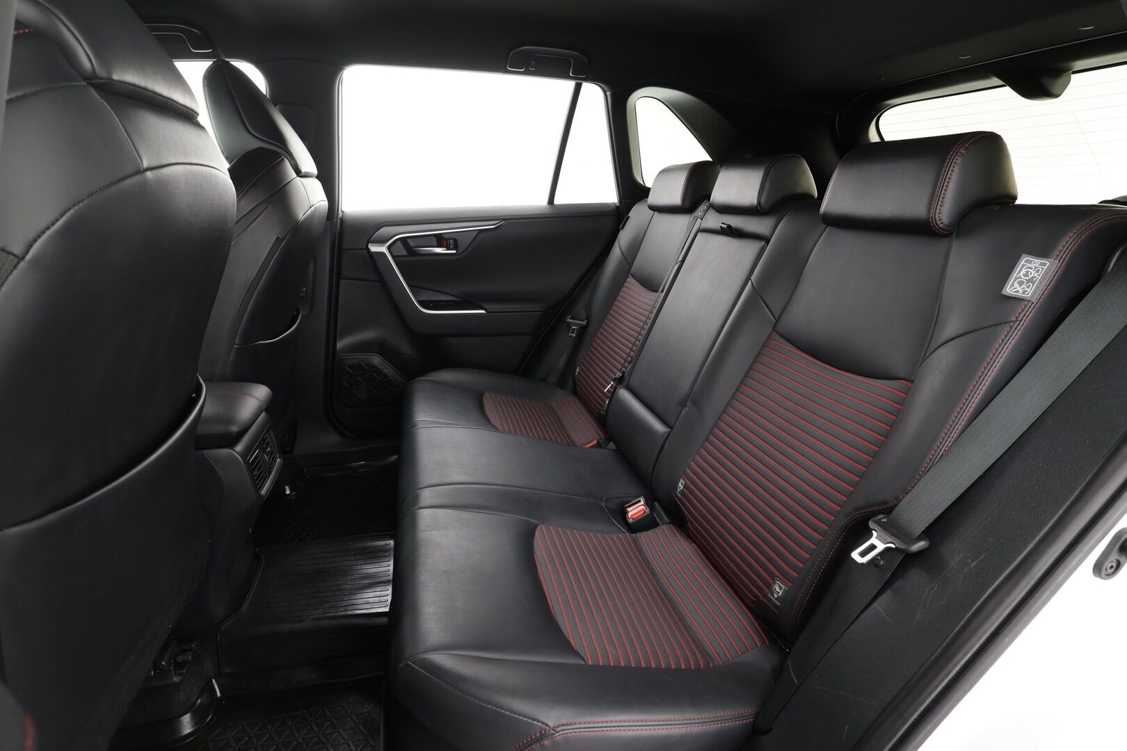 Toyota RAV4 Plug-in 2021 Hybrid 2,5 AWD-i Intense Business * ACC/ Koukku / LED / P.Kamera / Sähköpenkki / Navi / Keyless * - JBL / HUD / Suomi-auto / Kahdet renkaat aluvanteilla / 2x Latauskaapelit / Merkkihuollot