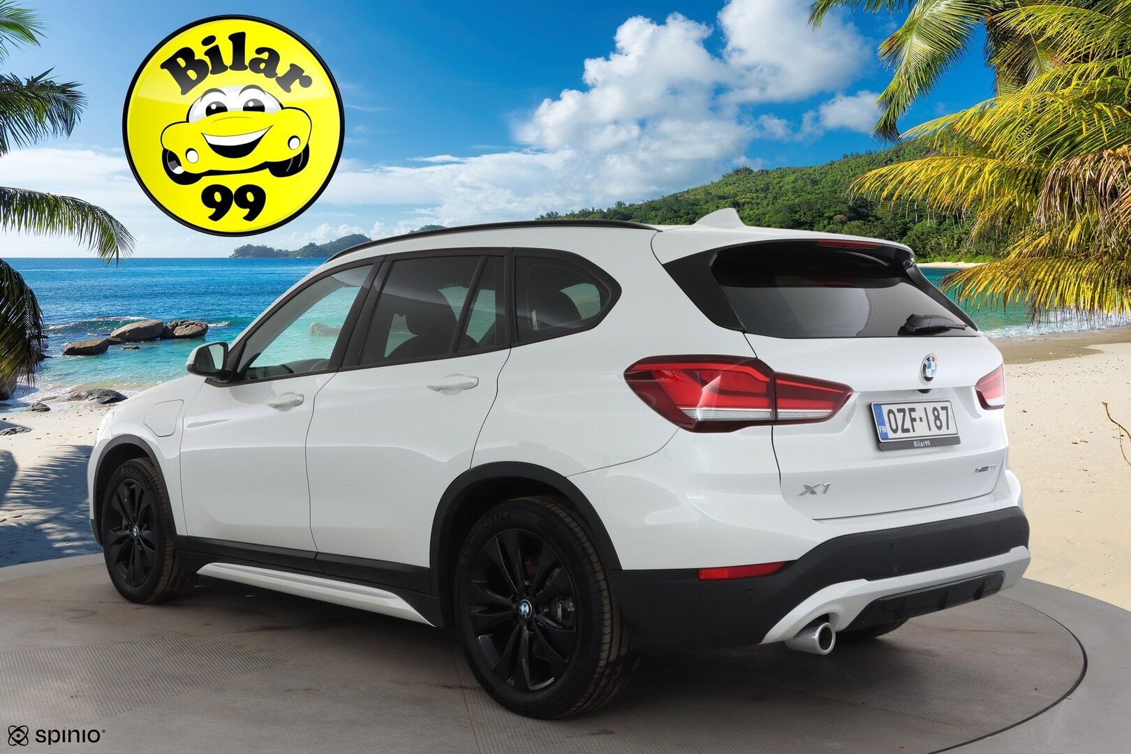 BMW X1 2022 F48 xDrive25e A Charged Edition Sport * HUD / P.kamera / Comfort Access / Puolinahat / LED / Navi / Sähköluukku * - 1.Om Suomi-auto / Akku kuntotarkastettu SoH 94,2% / Kahdet renkaat aluvanteilla