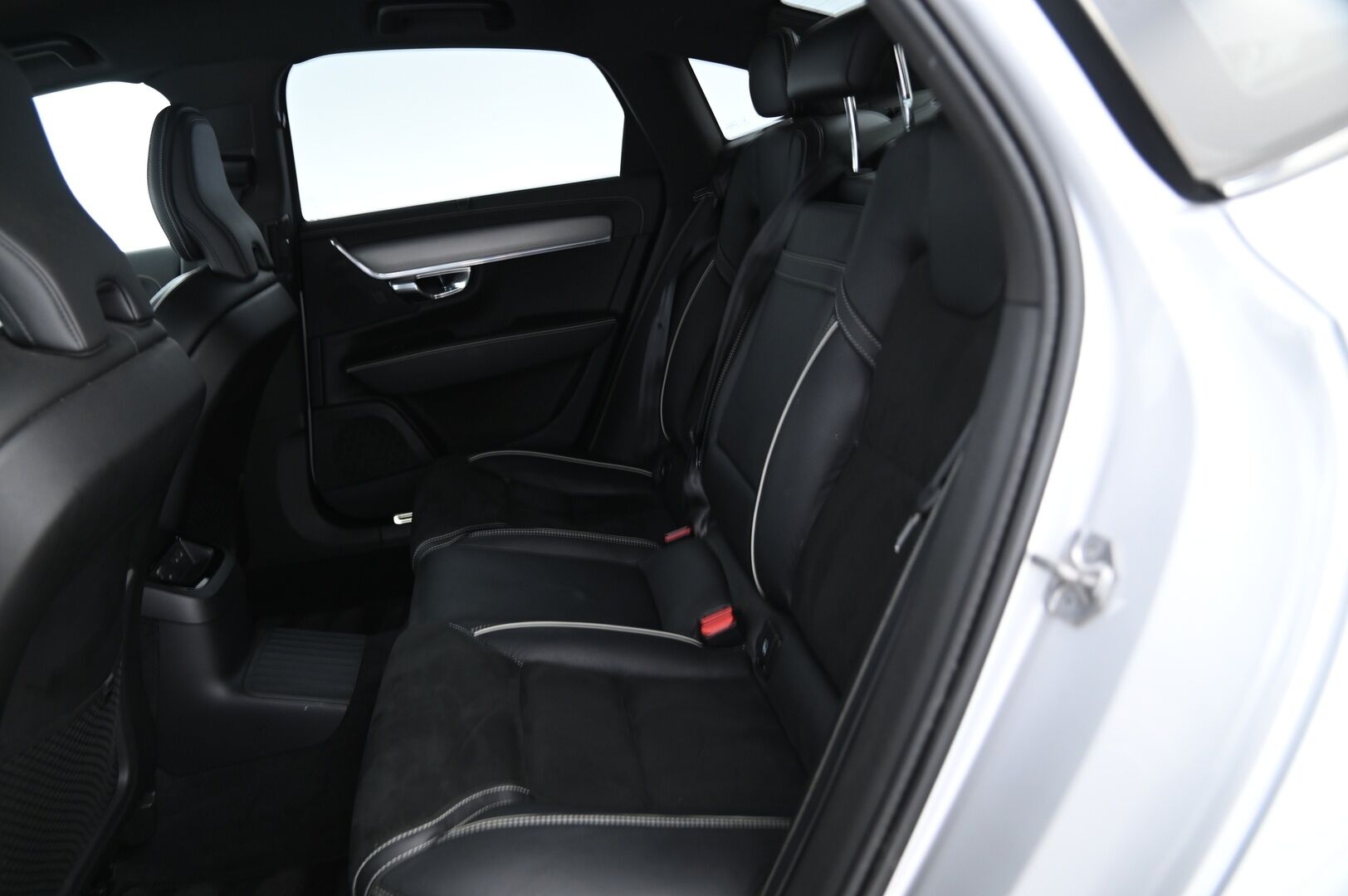 Volvo S90 2021 10.4 KWh T8 AWD Twin Engine R-Design *Facelift / Webasto / Muistipenkit / VOC / Pilot assist / Adapt. LED / P. kamera - 3,99 % KORKOTARJOUS TÄHÄN AUTOON 31.8. ASTI! - R-Design sisä ja ulkopaketti! Kovat varusteet!