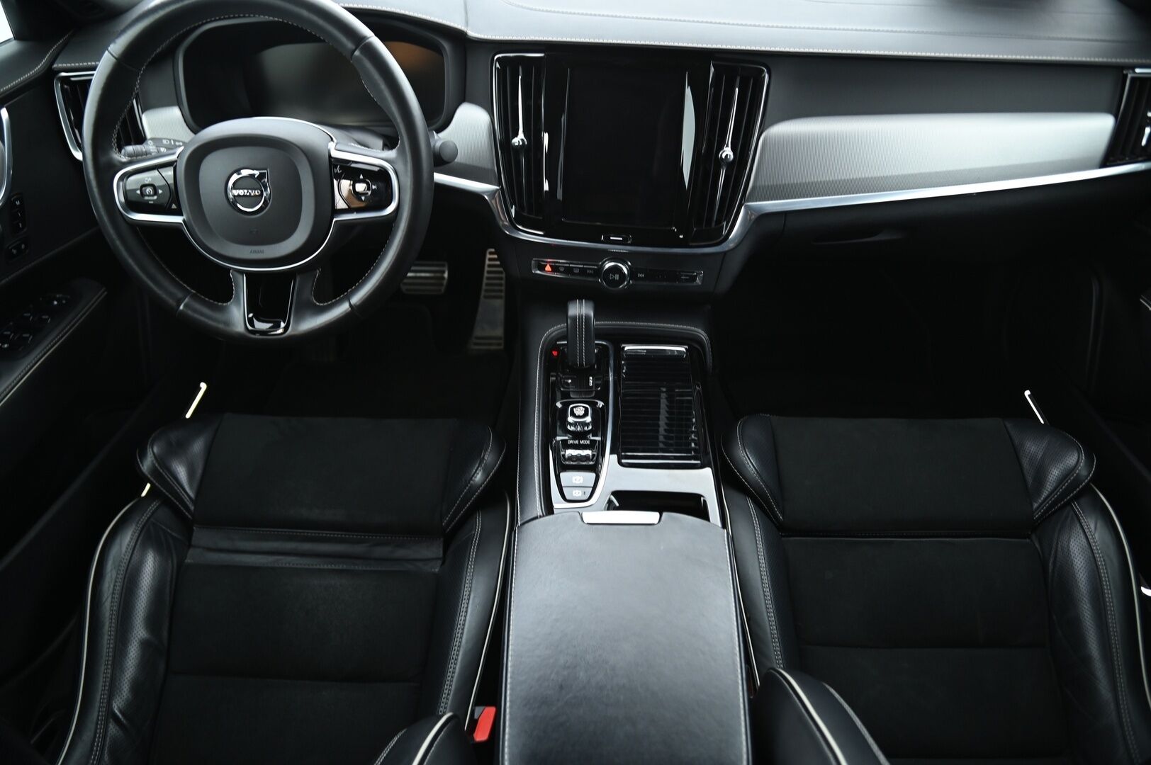 Volvo S90 2021 10.4 KWh T8 AWD Twin Engine R-Design *Facelift / Webasto / Muistipenkit / VOC / Pilot assist / Adapt. LED / P. kamera - 3,99 % KORKOTARJOUS TÄHÄN AUTOON 31.8. ASTI! - R-Design sisä ja ulkopaketti! Kovat varusteet!