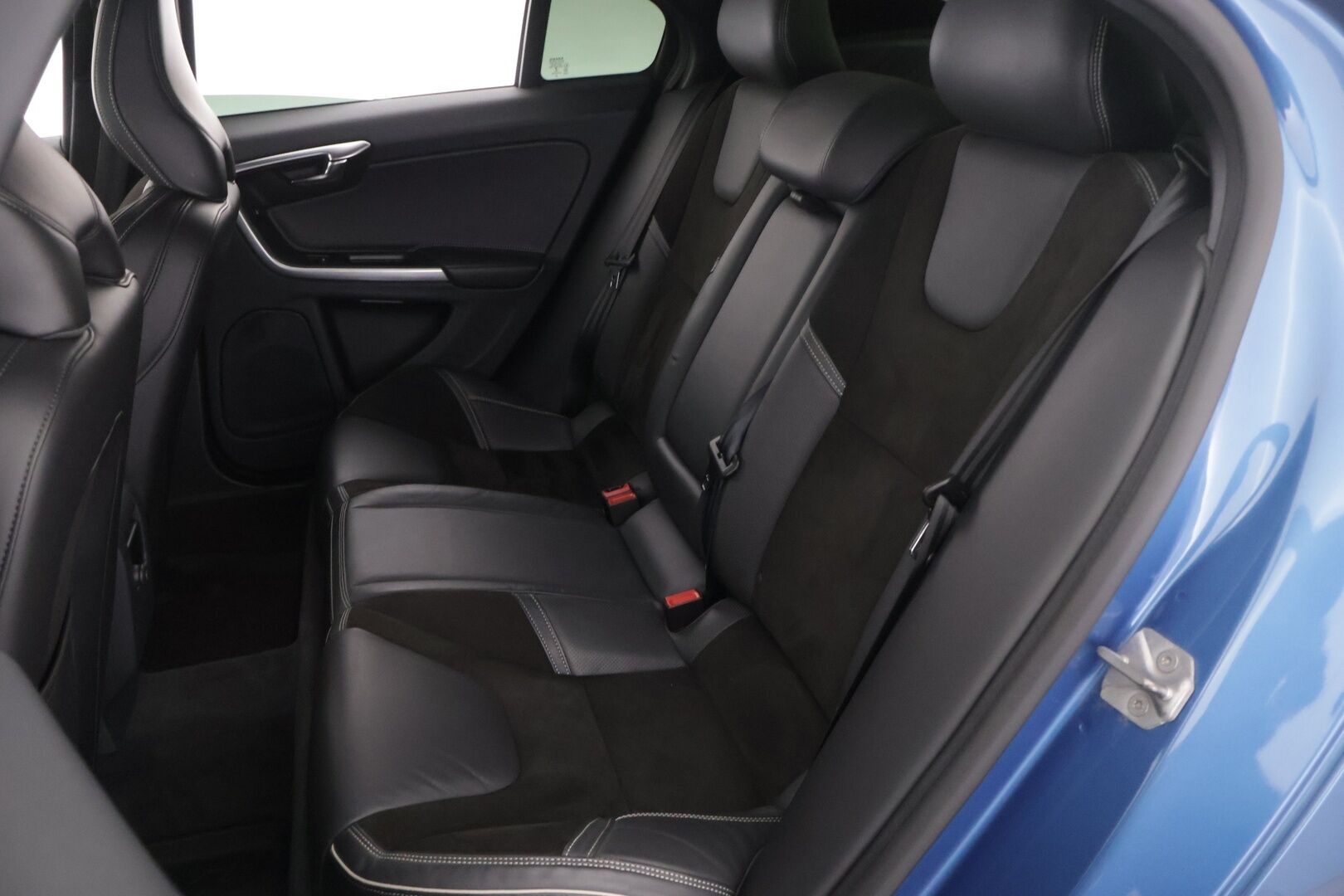 Volvo S60 2017 D5 Business R-Design aut - ** Webasto / Läm. tuulilasi / High Performance Audio / Koukku **