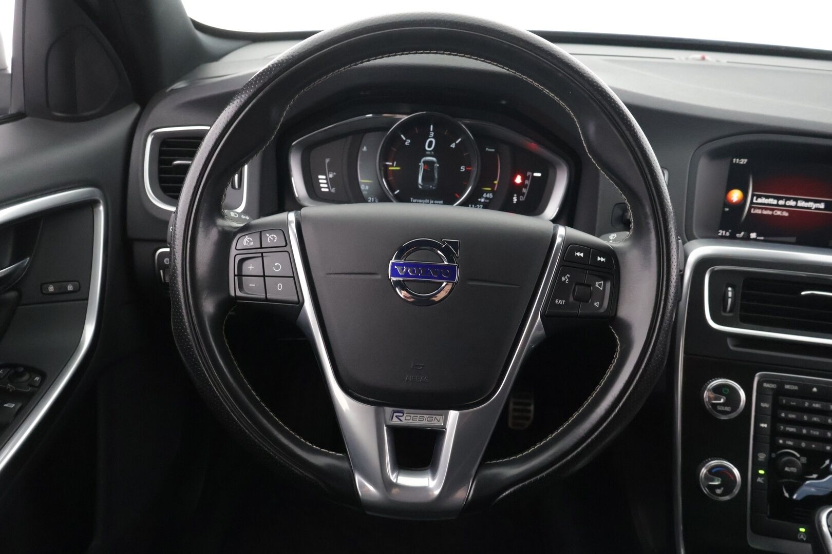 Volvo S60 2017 D5 Business R-Design aut - ** Webasto / Läm. tuulilasi / High Performance Audio / Koukku **