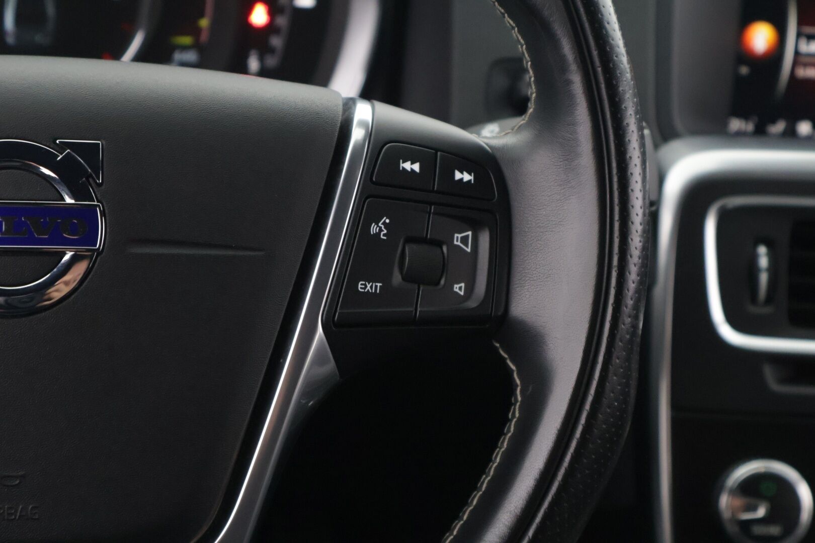 Volvo S60 2017 D5 Business R-Design aut - ** Webasto / Läm. tuulilasi / High Performance Audio / Koukku **