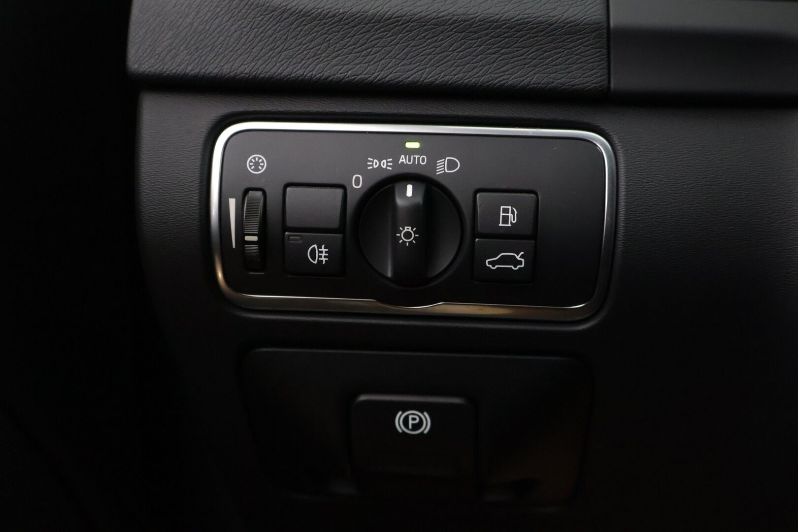 Volvo S60 2017 D5 Business R-Design aut - ** Webasto / Läm. tuulilasi / High Performance Audio / Koukku **