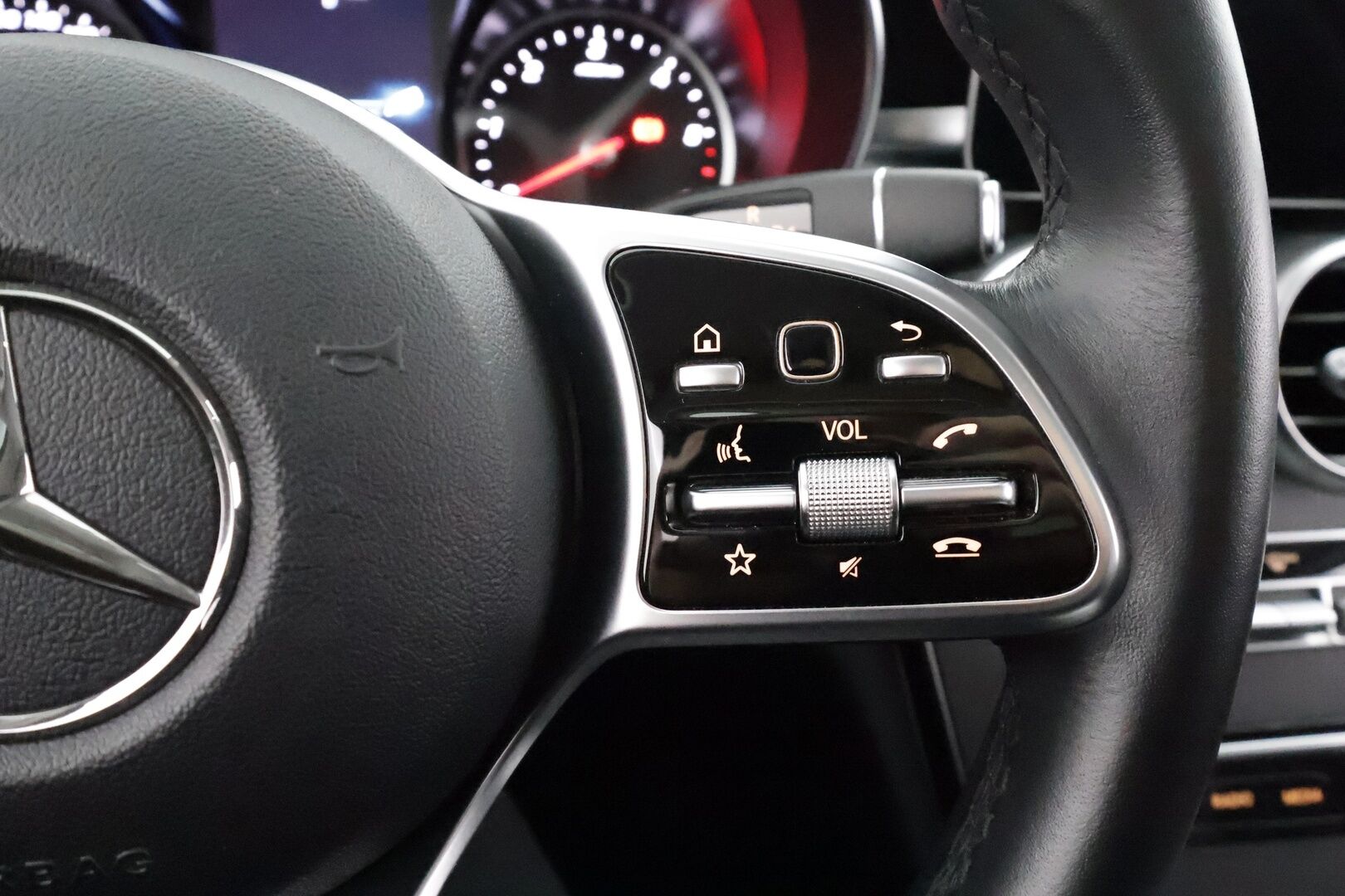 Mercedes-Benz C 2019 220 d T A Business * Burmester / Panorama / Distronic / 360° / LED-High Performance / Sportpenkit / Katveavustin / Navi * - Facelift / Kahdet renkaat - HULLU BLACKWEEK KORKOTARJOUS 2,49%