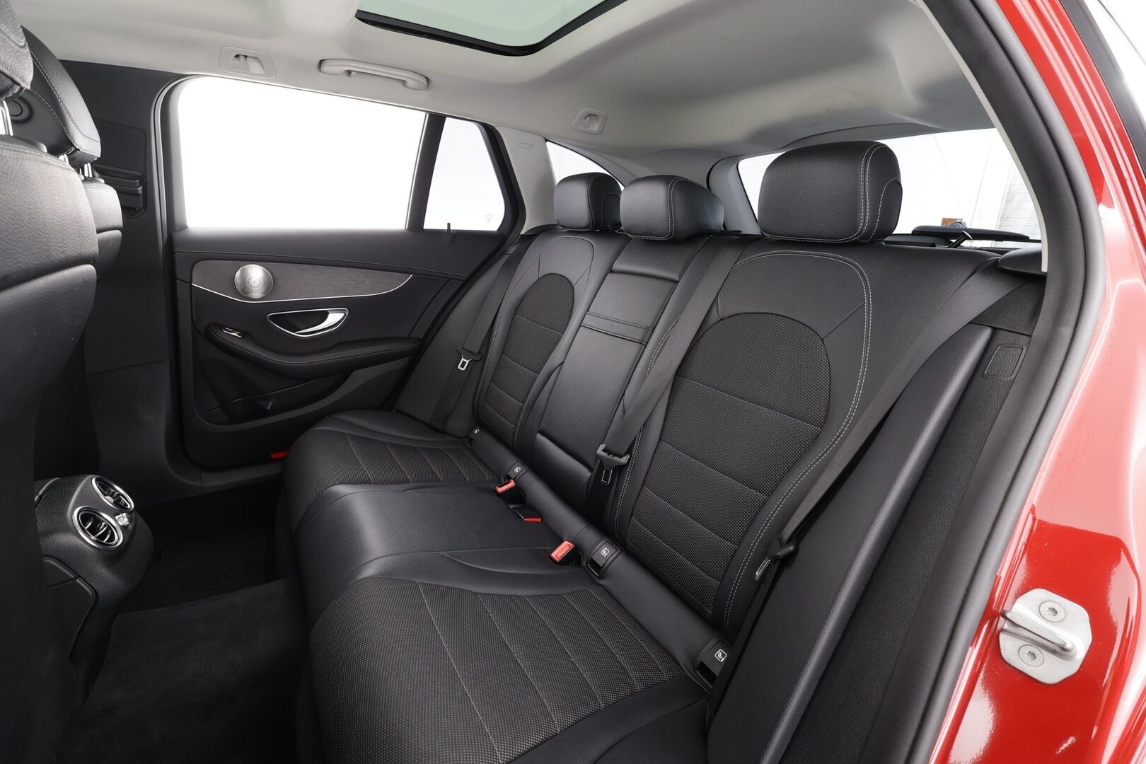 Mercedes-Benz C 2019 220 d T A Business * Burmester / Panorama / Distronic / 360° / LED-High Performance / Sportpenkit / Katveavustin / Navi * - Facelift / Kahdet renkaat - HULLU BLACKWEEK KORKOTARJOUS 2,49%