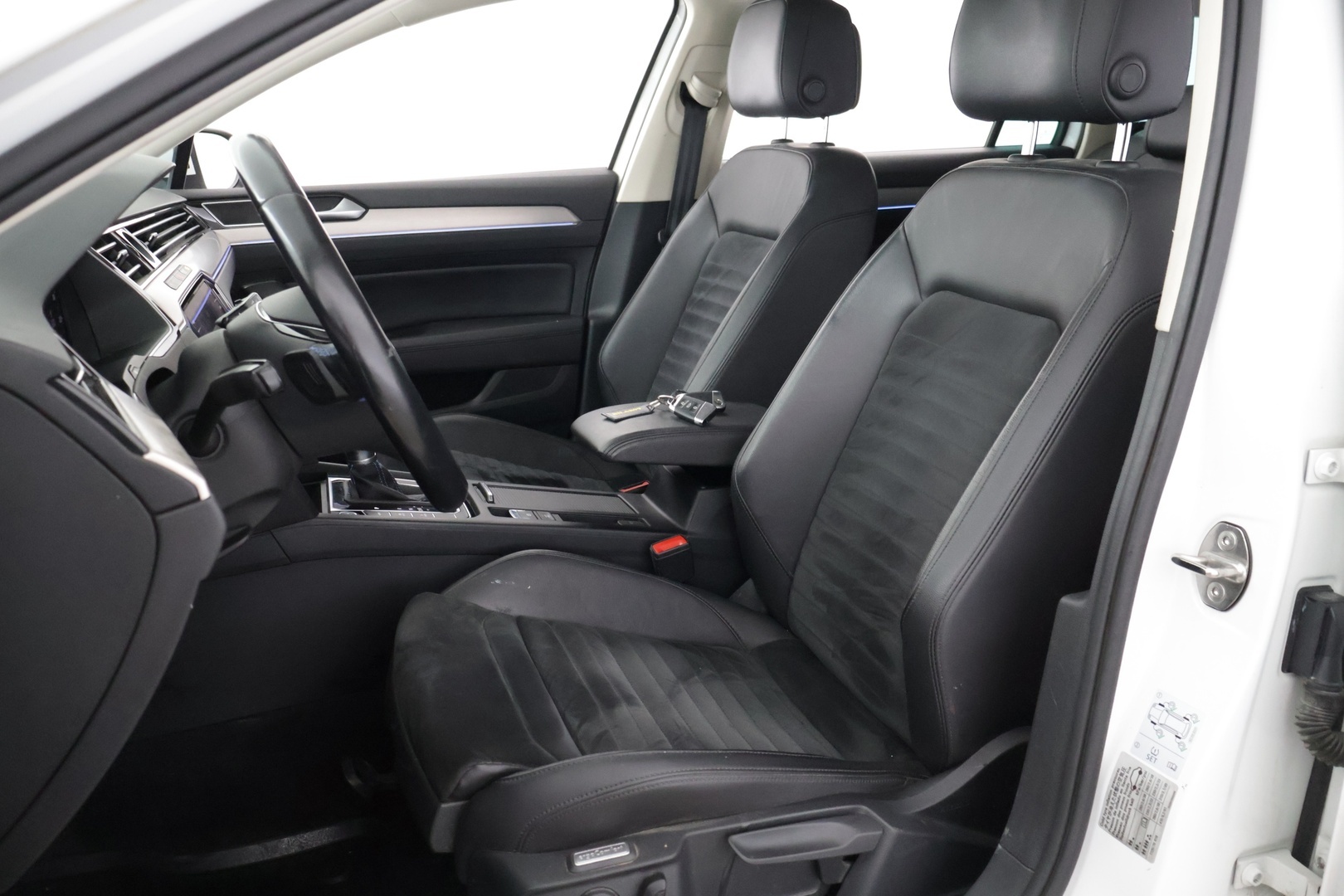 Volkswagen Passat 2018 Variant GTE Plug-In Hybrid 160 kW (218 hv) DSG-automaatti - ACC | Navi | BLIS | Digimittaristo | Keyless | Tutkat | Seuraava katsastus 1/2028 | SoH 88.7%