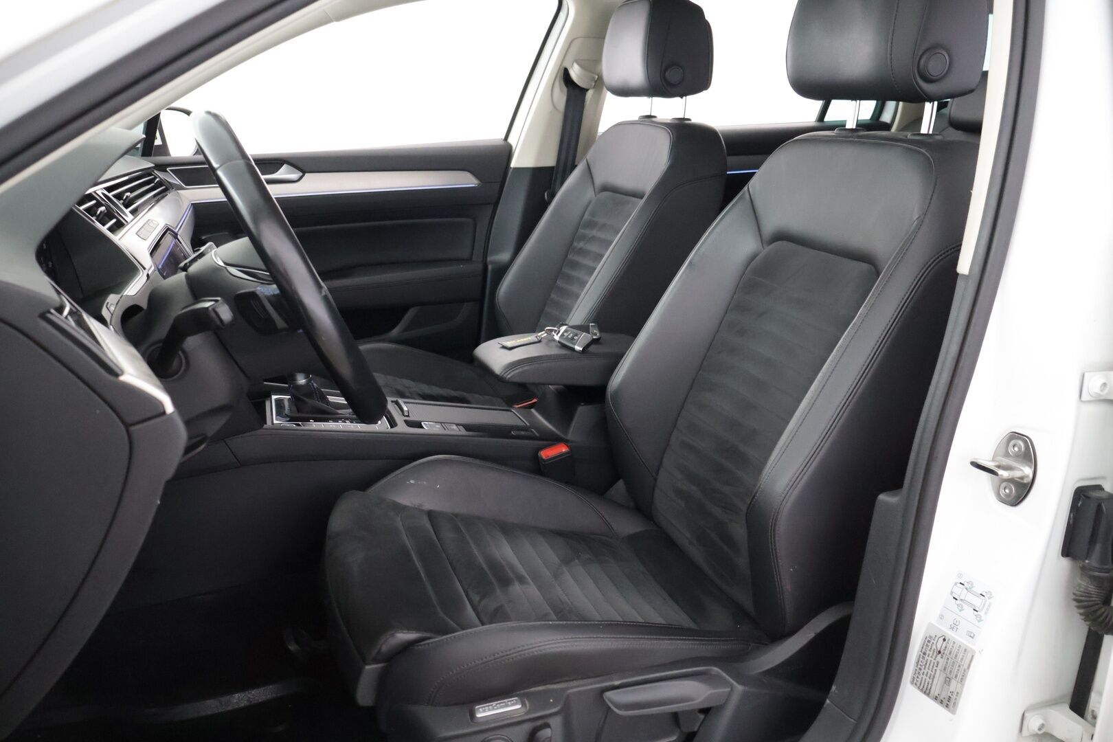 Volkswagen Passat 2018 Variant GTE Plug-In Hybrid 160 kW (218 hv) DSG-automaatti - ACC | Navi | BLIS | Digimittaristo | Keyless | Tutkat | Seuraava katsastus 1/2028 | SoH 88.7%
