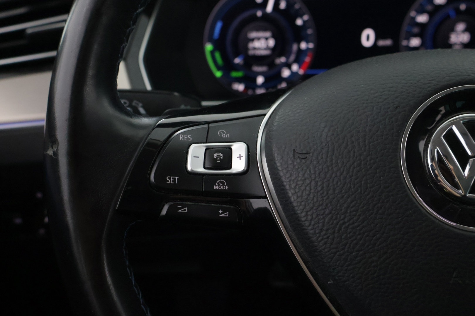 Volkswagen Passat 2018 Variant GTE Plug-In Hybrid 160 kW (218 hv) DSG-automaatti - ACC | Navi | BLIS | Digimittaristo | Keyless | Tutkat | Seuraava katsastus 1/2028 | SoH 88.7%