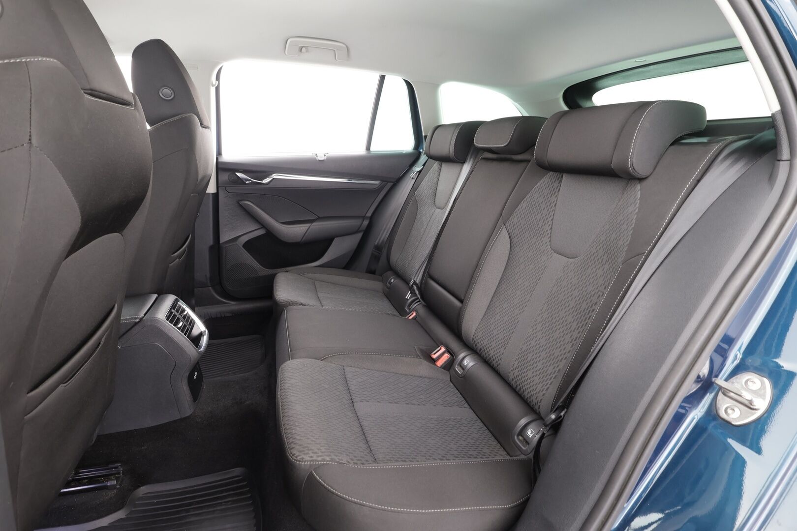 Skoda Octavia 2022 Combi 1.5 TSI Style eTEC DSG Autom. - | ACC | Webasto | Skoda Crystal Matrix LED | Ratinlämmitys | P.Kamera  | Digimittaristo | Suomi-auto | Kahdet Renkaat | Merkkihuollettu |