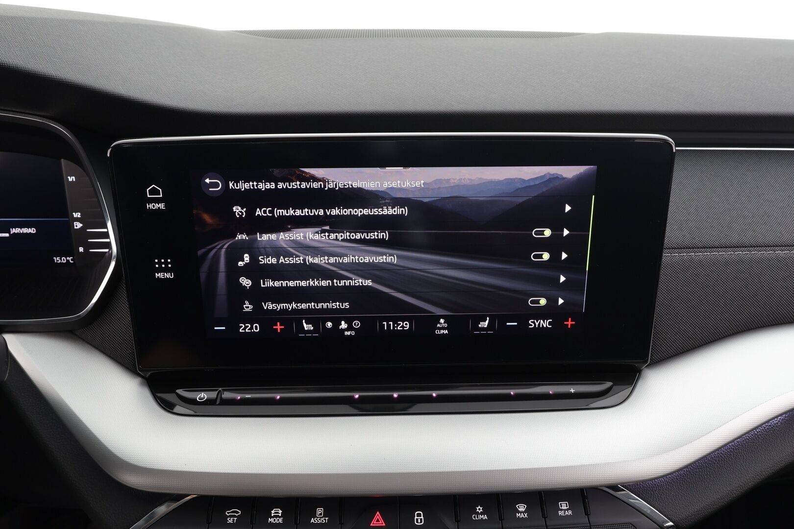 Skoda Octavia 2022 Combi 1.5 TSI Style eTEC DSG * Webasto / ACC / Matrix-LED / P.kamera / Navi / Kaistavahti / Keyless * - 1-om Suomi-auto / Kahdet renkaat