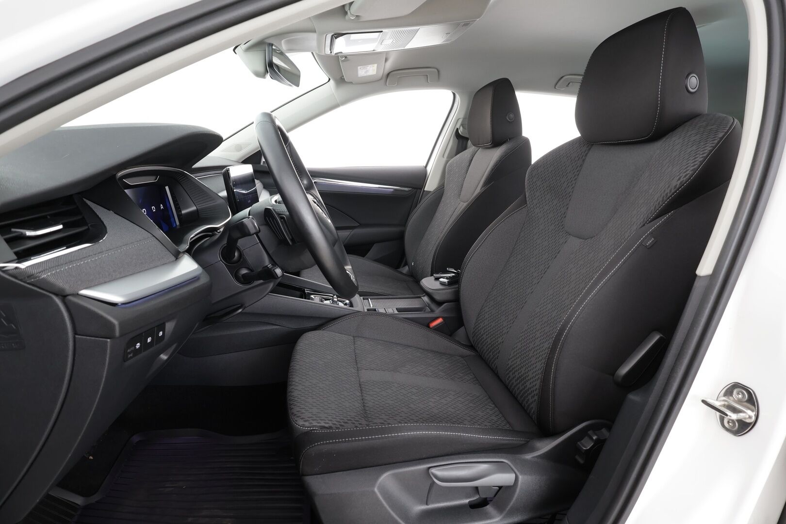 Skoda Octavia 2022 Combi 1.5 TSI Style eTEC DSG * Webasto / ACC / Matrix-LED / P.kamera / Navi / Kaistavahti / Keyless * - 1-om Suomi-auto / Kahdet renkaat