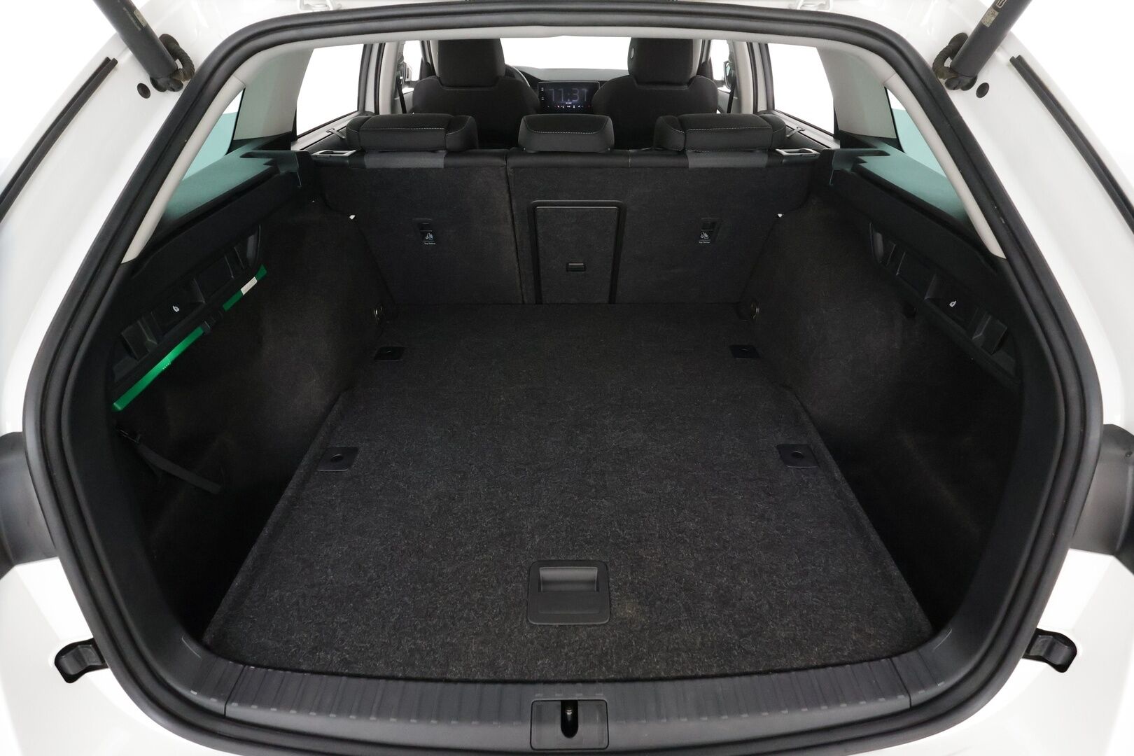 Skoda Octavia 2022 Combi 1.5 TSI Style eTEC DSG * Webasto / ACC / Matrix-LED / P.kamera / Navi / Kaistavahti / Keyless * - 1-om Suomi-auto / Kahdet renkaat