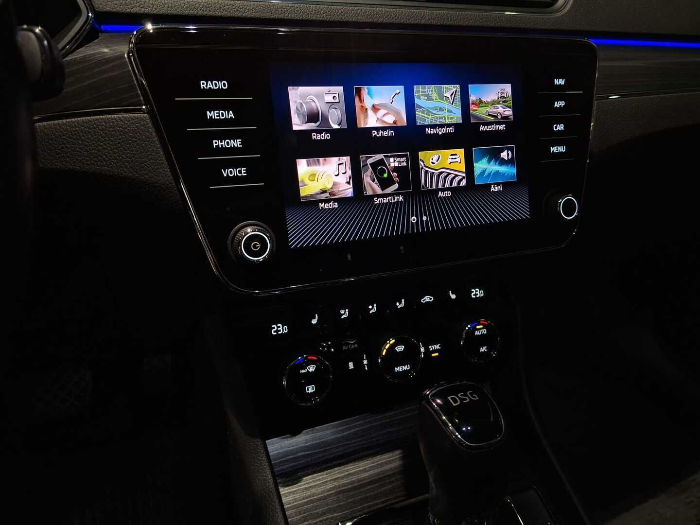 Skoda Superb 2021 1,5 TSI ACT Style DSG Autom. ** Juuri tullut! / Webasto / Koukku / Facelift! / Kamera / Navi / Muistipenkki / Canton ** - Upeasssa kunnossa oleva hyvin huollettu tilaihme! Molemmat rengassarjat todella hyvässä kunnossa, huollettu todella hyvin! 