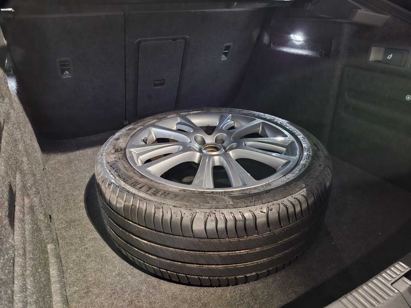 Skoda Superb 2021 1,5 TSI ACT Style DSG Autom. ** Juuri tullut! / Webasto / Koukku / Facelift! / Kamera / Navi / Muistipenkki / Canton ** - Upeasssa kunnossa oleva hyvin huollettu tilaihme! Molemmat rengassarjat todella hyvässä kunnossa, huollettu todella hyvin! 