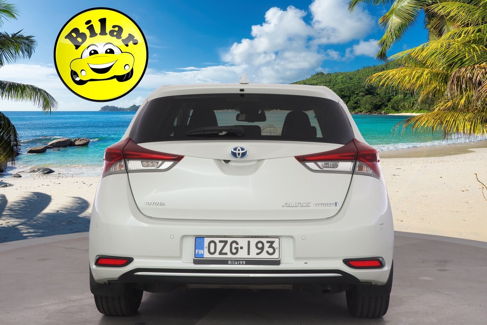 Toyota Auris 2016 1,8 Hybrid Active - Helmiäisväri! | P.kamera | Navigointi | Keyless | Puolinahkasisusta | 2x renkaat vanteilla | LED ajovalot | Facelift!