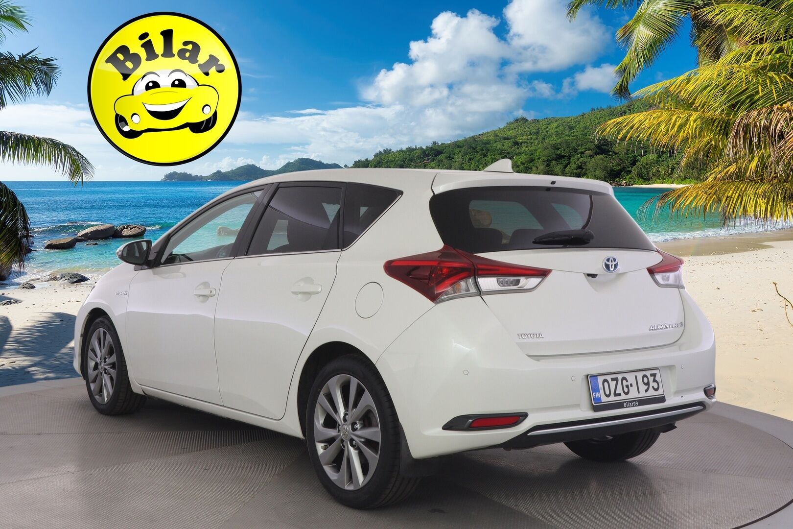 Toyota Auris 2016 1,8 Hybrid Active - Helmiäisväri! | P.kamera | Navigointi | Keyless | Puolinahkasisusta | 2x renkaat vanteilla | LED ajovalot | Facelift!