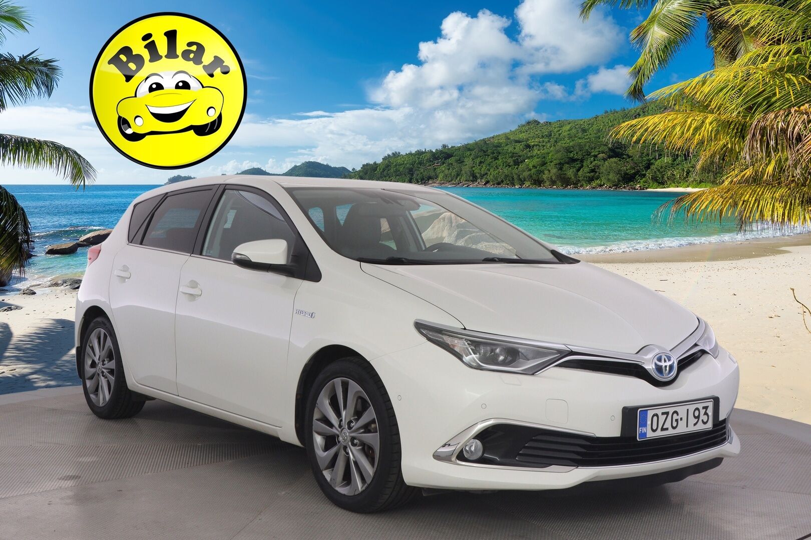 Toyota Auris 2016 1,8 Hybrid Active - Helmiäisväri! | P.kamera | Navigointi | Keyless | Puolinahkasisusta | 2x renkaat vanteilla | LED ajovalot | Facelift!