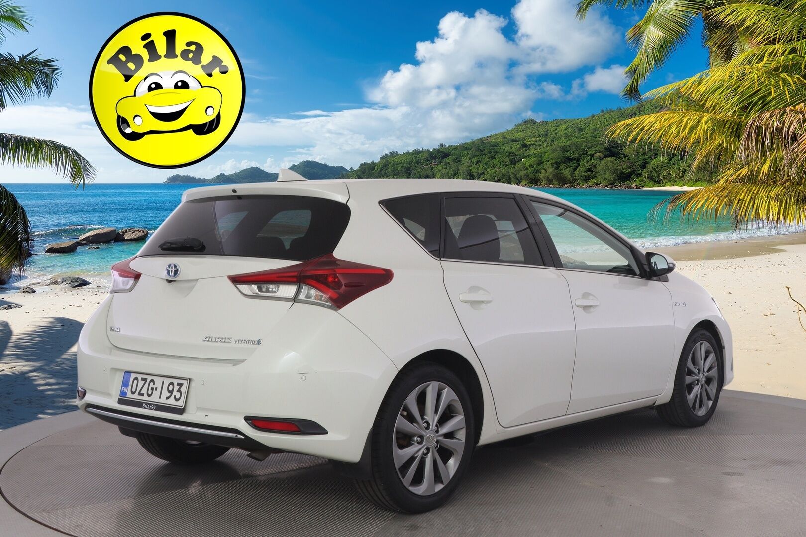 Toyota Auris 2016 1,8 Hybrid Active - Helmiäisväri! | P.kamera | Navigointi | Keyless | Puolinahkasisusta | 2x renkaat vanteilla | LED ajovalot | Facelift!