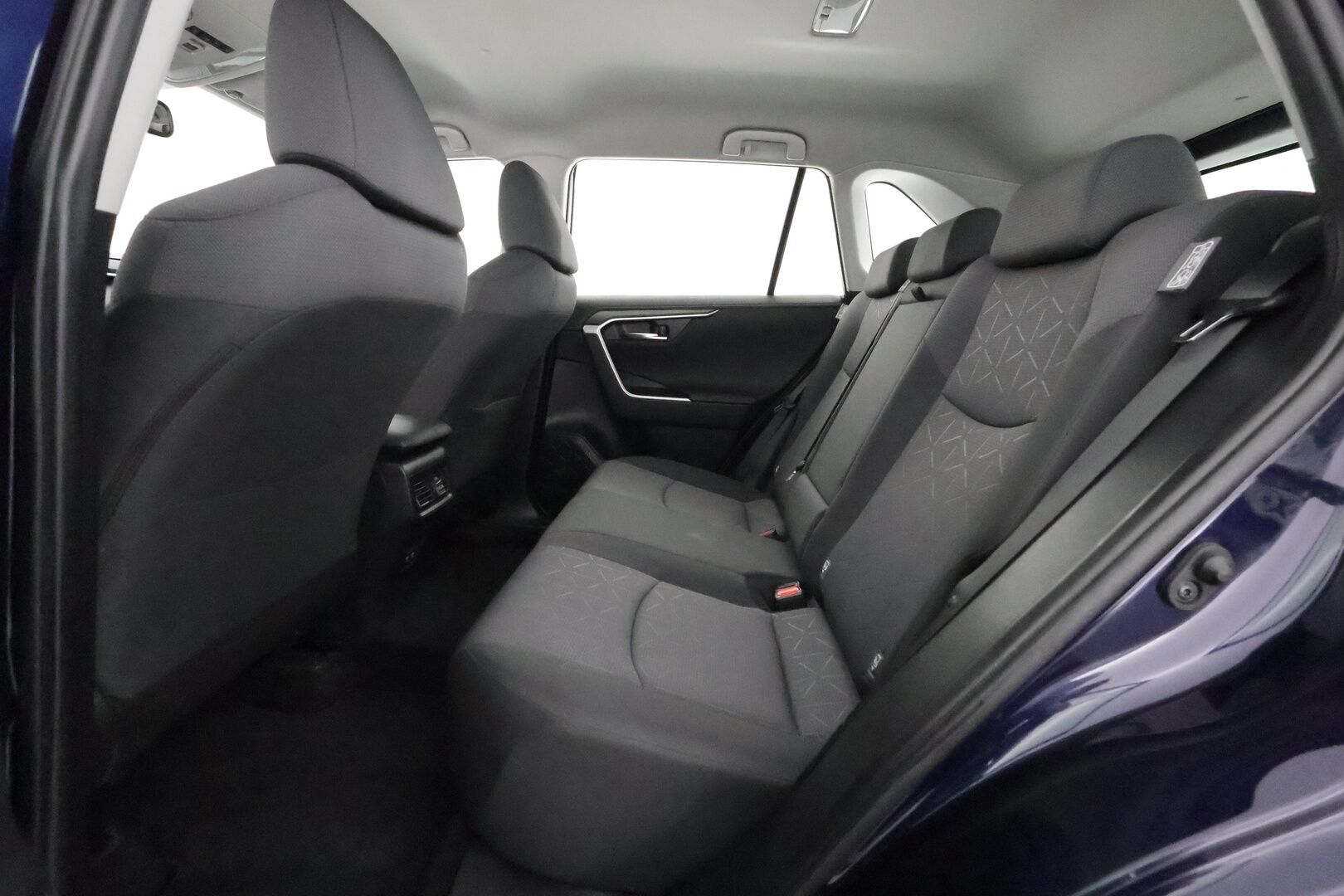 Toyota RAV4 2021 2,0 VVT-iE Business Multidrive S ** 1-Om Suomi auto / Adapt.vakkari / Koukku / P.kamera / Keyless / Apple&Android / Lohkolämmitin / Navi - 2x renkaat / Rattilämmitin 