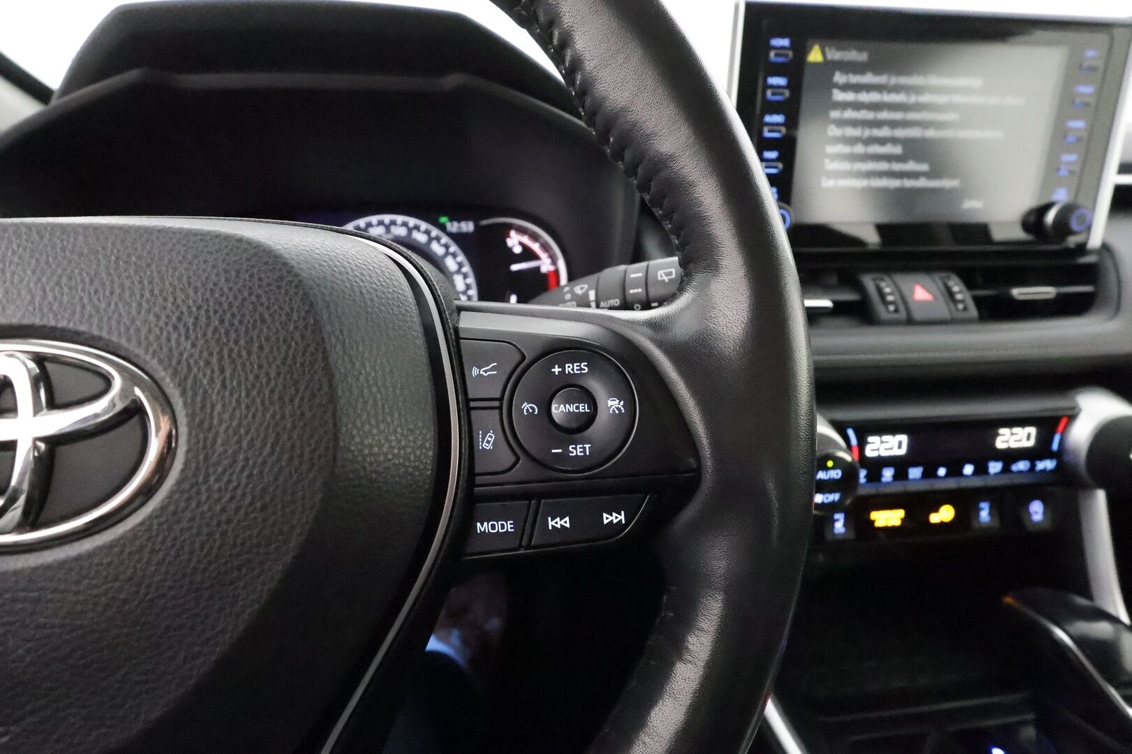 Toyota RAV4 2021 2,0 VVT-iE Business Multidrive S ** 1-Om Suomi auto / Adapt.vakkari / Koukku / P.kamera / Keyless / Apple&Android / Lohkolämmitin / Navi - 2x renkaat / Rattilämmitin 