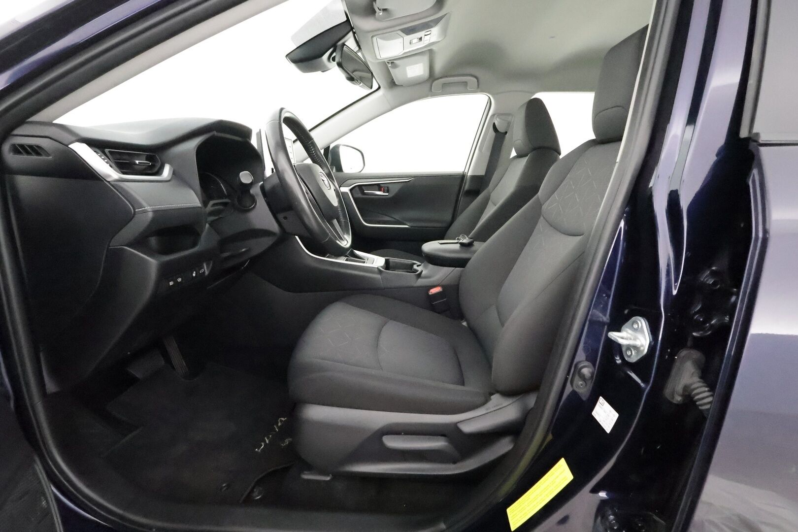 Toyota RAV4 2021 2,0 VVT-iE Business Multidrive S ** 1-Om Suomi auto / Adapt.vakkari / Koukku / P.kamera / Keyless / Apple&Android / Lohkolämmitin / Navi - 2x renkaat / Rattilämmitin 