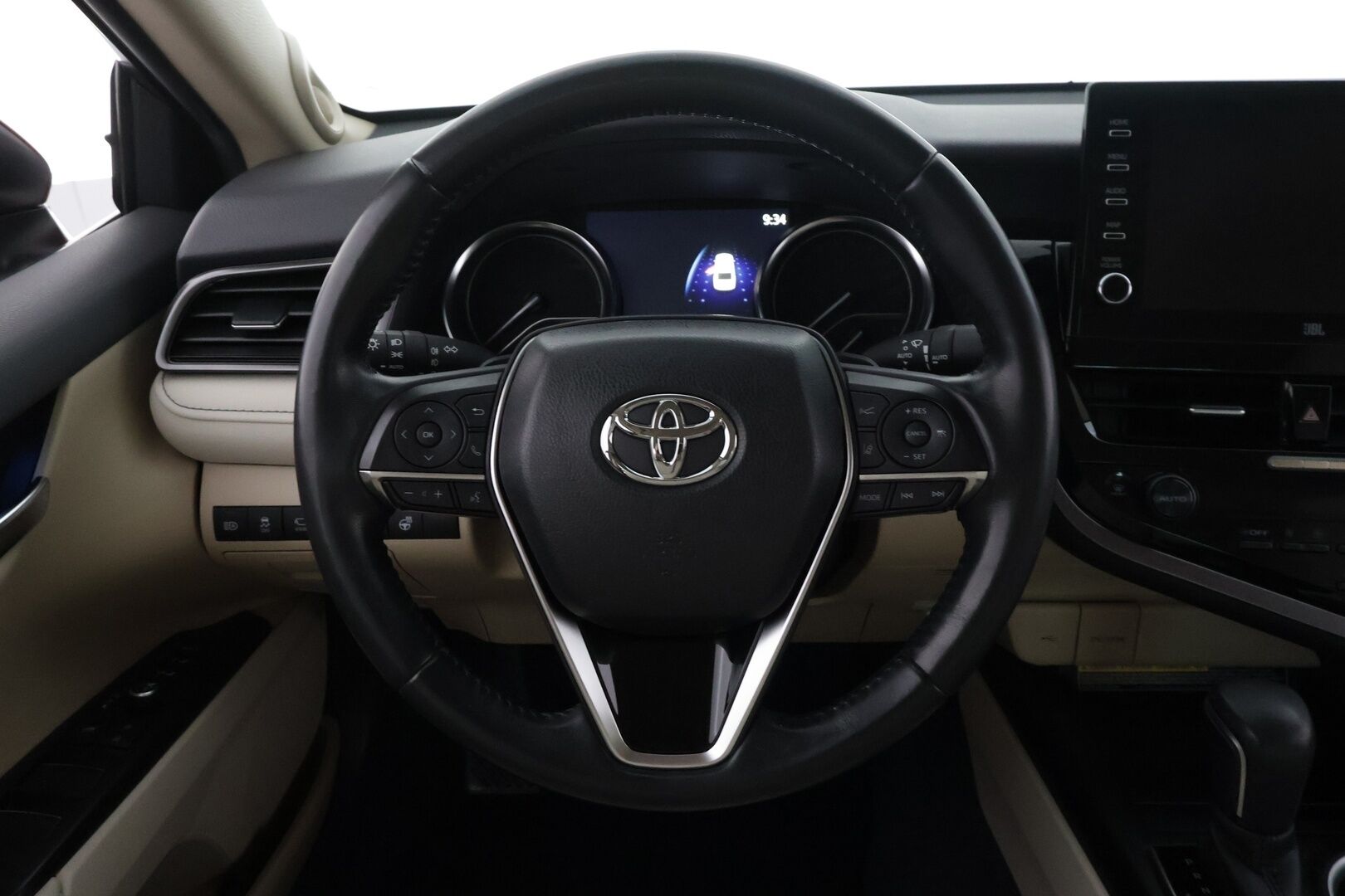 Toyota Camry 2021 2,5 Hybrid Premium - | HUD | ACC | Ilmastoitu Muistipenkki | 360 | JBL | LED | Navi | Katveavustin | Kaistavahti | Keyless | Ratinlämmitys | Facelift | 1-om Suomi-auto | Kahdet renkaat | Merkkihuollot | 