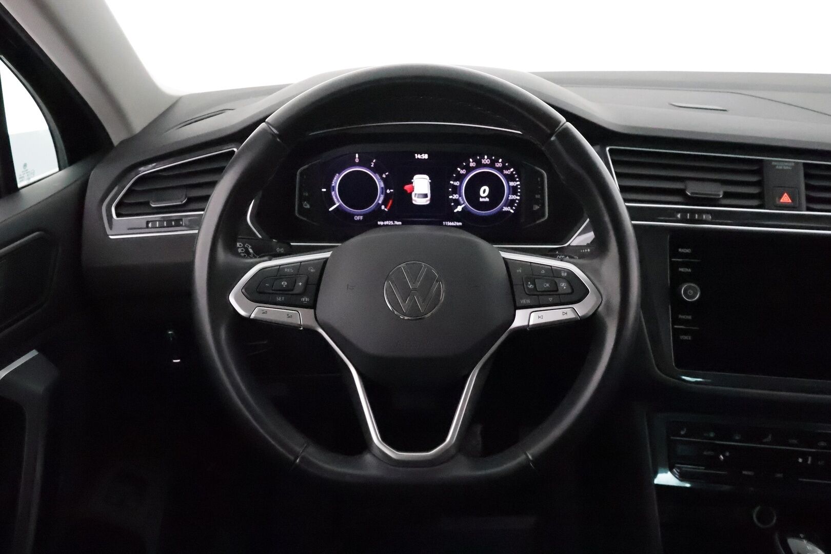 Volkswagen Tiguan 2022 Style eHybrid 180 kW DSG **ACC / IQ.Light / Koukku / Hierovat penkit / P.kamera / KeylessGo** - 1.Om Suomi-auto / Kahdet renkaat aluvanteilla / Merkkihuollettu