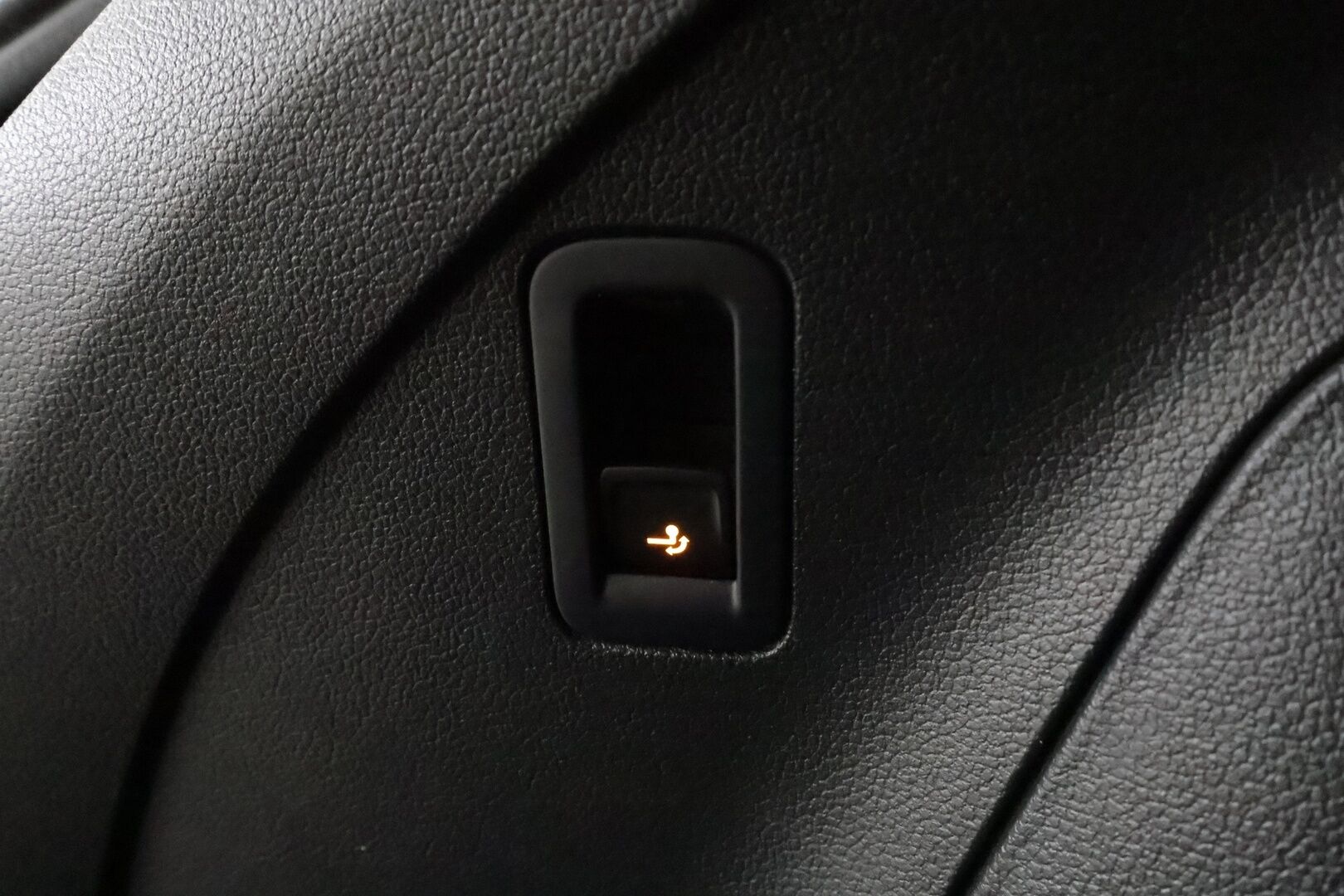 Volkswagen Tiguan 2022 Style eHybrid 180 kW DSG **ACC / IQ.Light / Koukku / Hierovat penkit / P.kamera / KeylessGo** - 1.Om Suomi-auto / Kahdet renkaat aluvanteilla / Merkkihuollettu