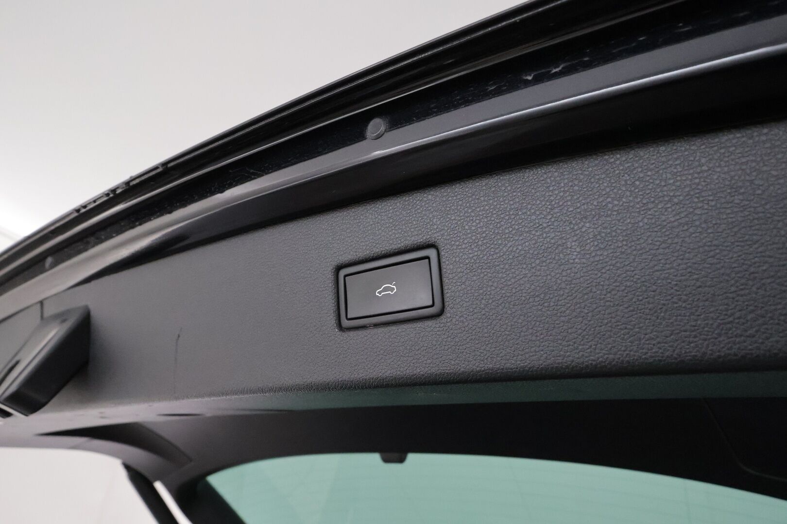 Volkswagen Tiguan 2022 Style eHybrid 180 kW DSG **ACC / IQ.Light / Koukku / Hierovat penkit / P.kamera / KeylessGo** - 1.Om Suomi-auto / Kahdet renkaat aluvanteilla / Merkkihuollettu