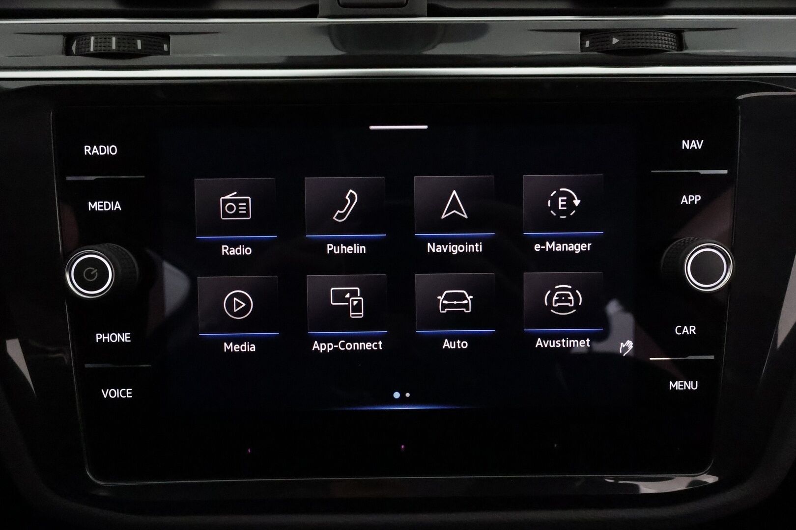 Volkswagen Tiguan 2022 Style eHybrid 180 kW DSG **ACC / IQ.Light / Koukku / Hierovat penkit / P.kamera / KeylessGo** - 1.Om Suomi-auto / Kahdet renkaat aluvanteilla / Merkkihuollettu