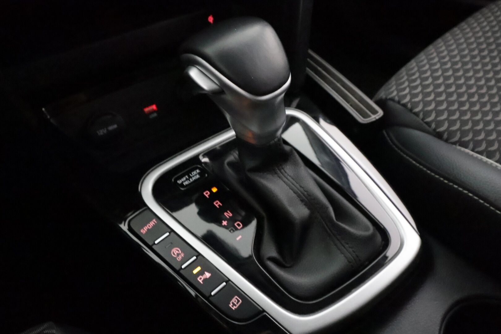 Kia Ceed 2022 1,5 T-GDI 160hv EX SW DCT - | Facelift | Koukku | LED | Puolinahat | P.kamera | Lane Assist | Navi | Lämm. ratti | Lohko+sisälämmitin | Apple & Android | 2x renkaat aluin | 