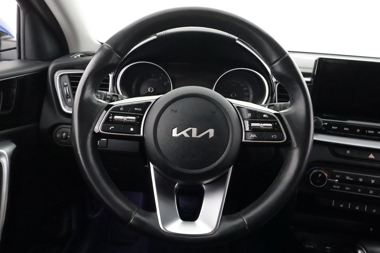 Kia Ceed 2022 1,5 T-GDI 160hv EX SW DCT - | Facelift | Koukku | LED | Puolinahat | P.kamera | Lane Assist | Navi | Lämm. ratti | Lohko+sisälämmitin | Apple & Android | 2x renkaat aluin | 