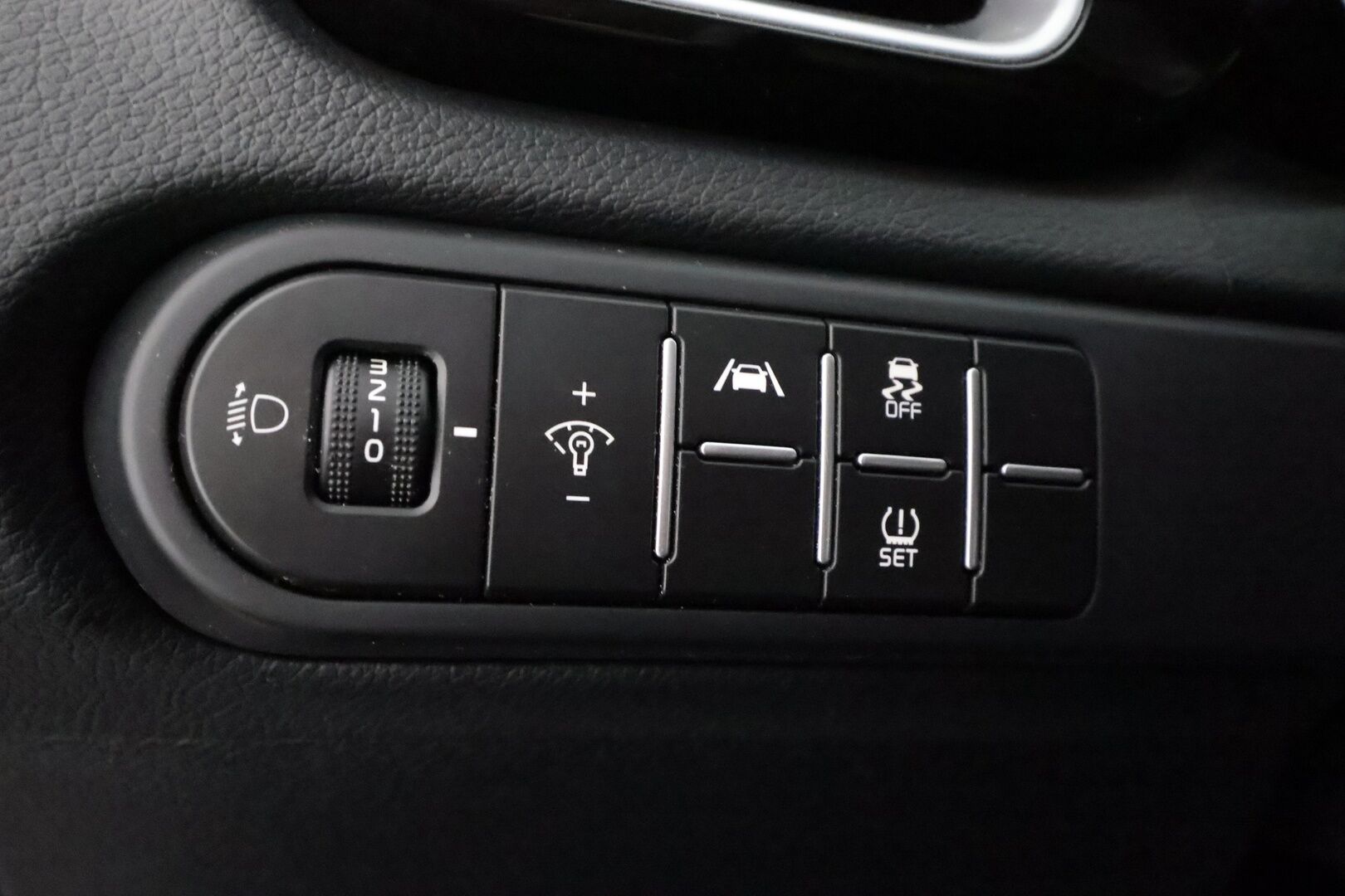 Kia Ceed 2022 1,5 T-GDI 160hv EX SW DCT - | Facelift | Koukku | LED | Puolinahat | P.kamera | Lane Assist | Navi | Lämm. ratti | Lohko+sisälämmitin | Apple & Android | 2x renkaat aluin | 
